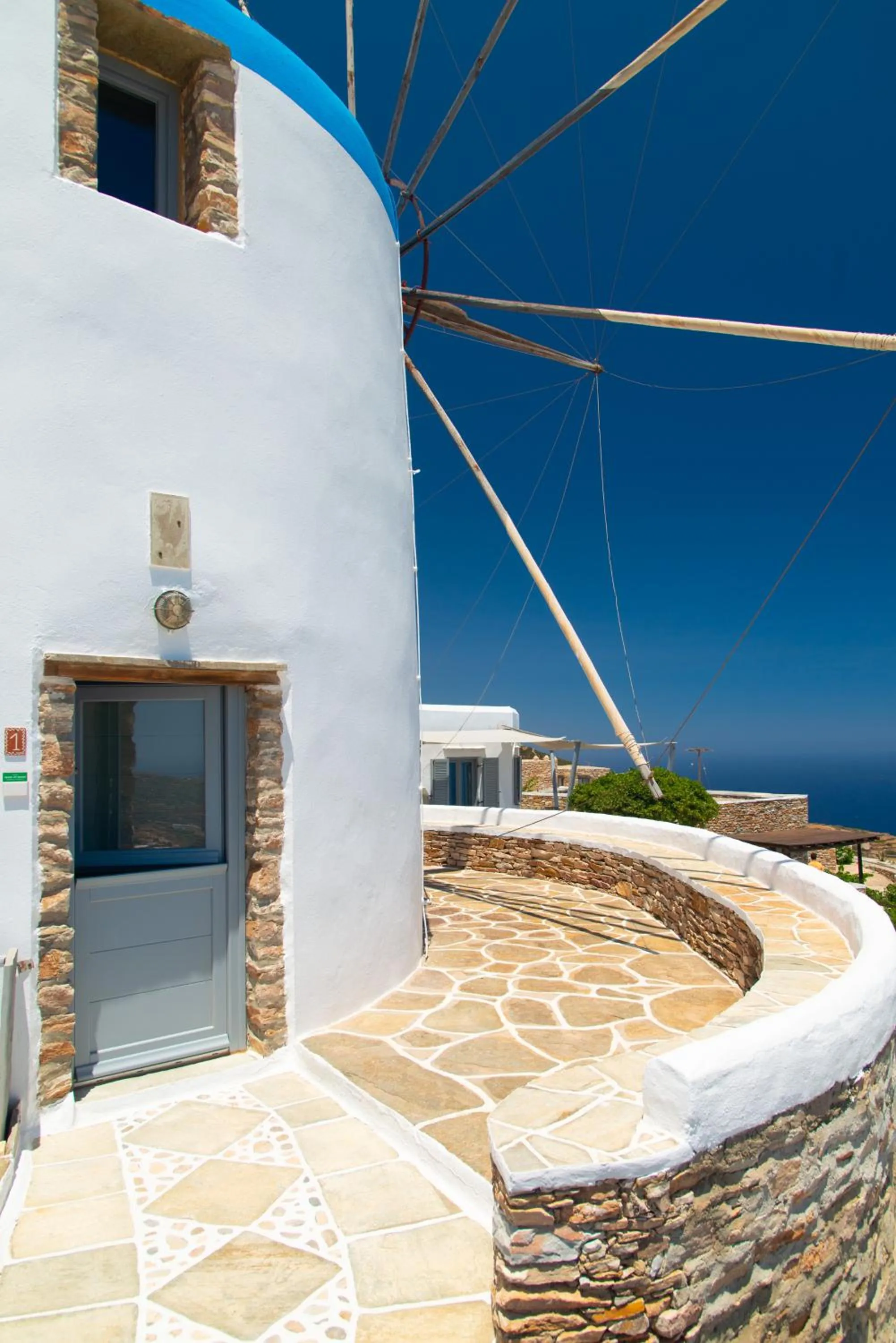 Property building in Windmill Bella Vista