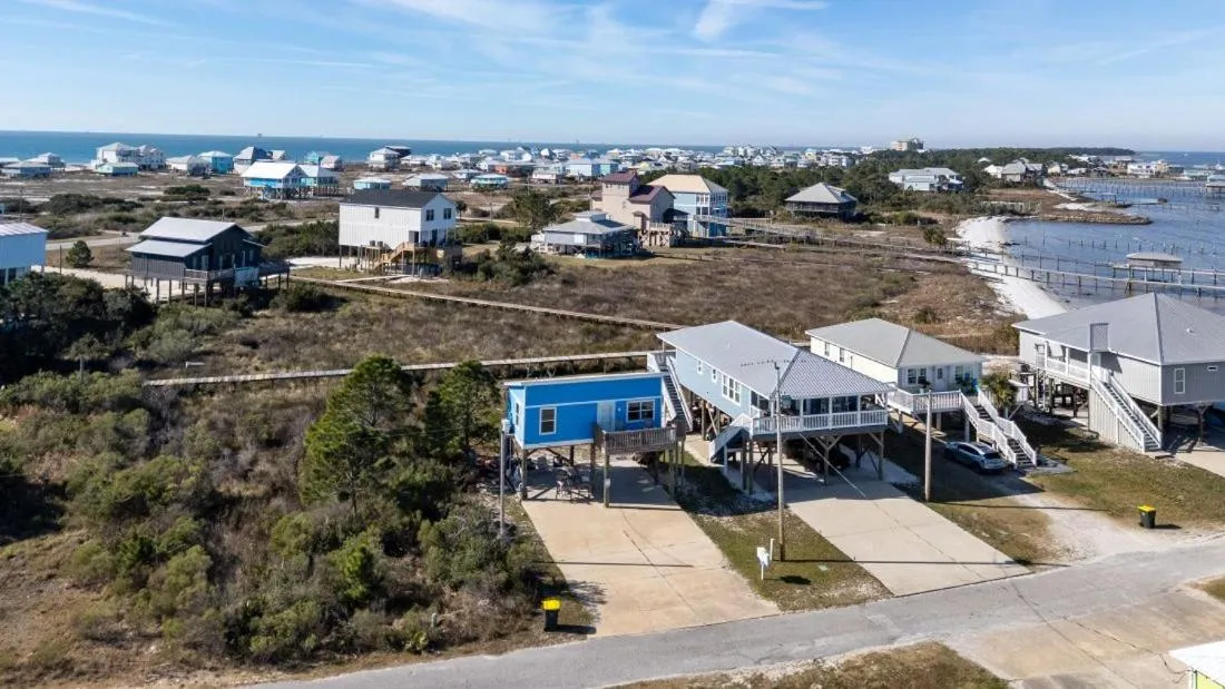 Property building in La Casita Azul by Youngs Suncoast