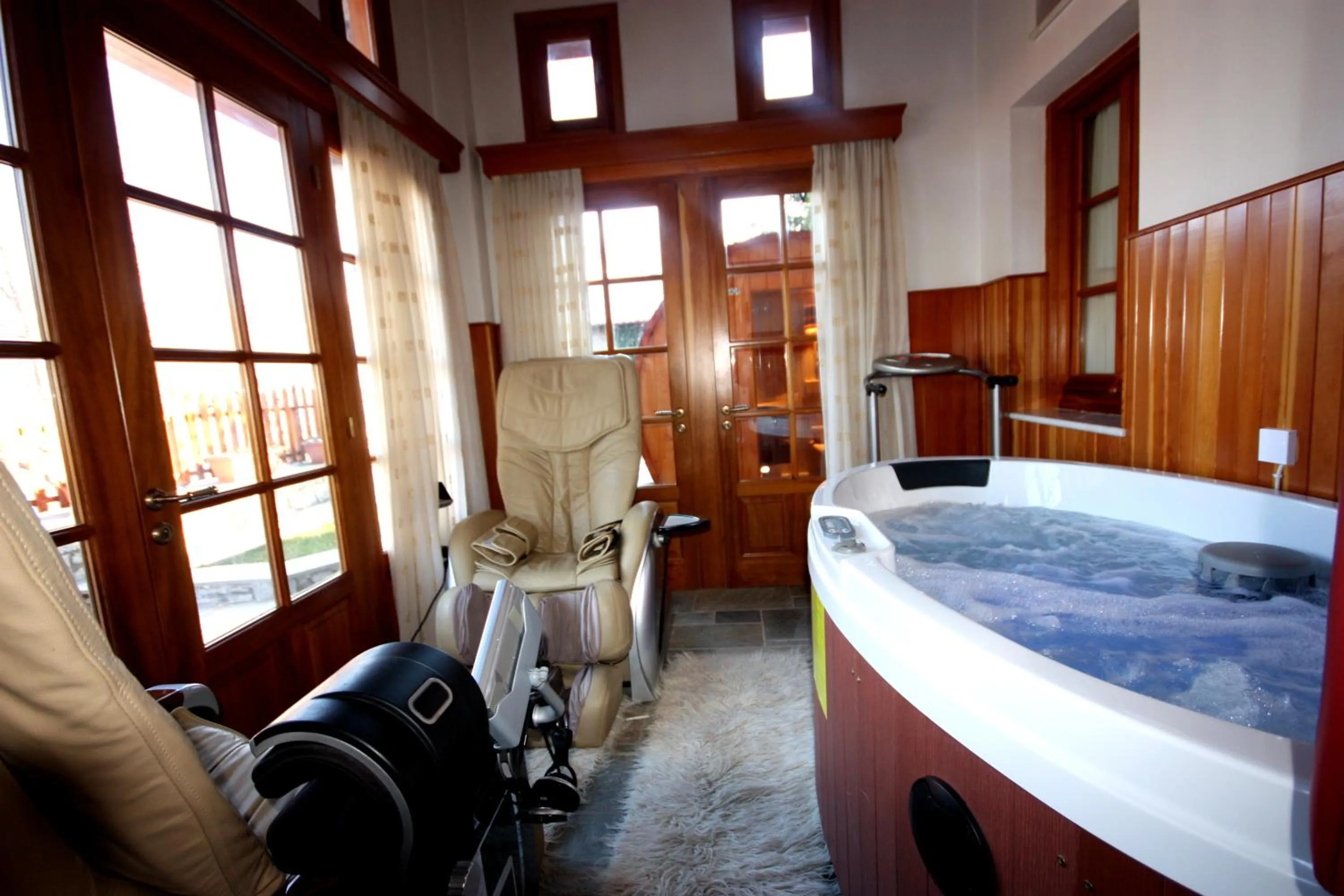 Hot Tub in Archontiko Metsovou Luxury Boutique Spa Hotel
