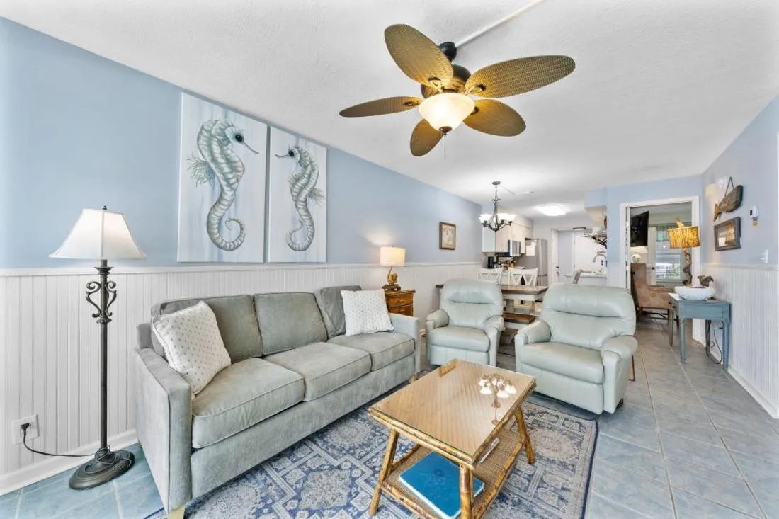 Island Shores 358 by Youngs Suncoast
