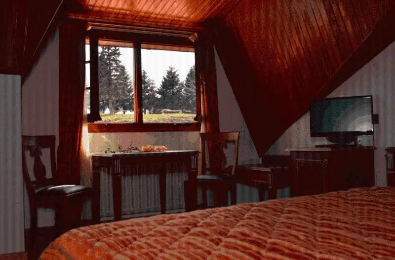 Bed in Hotel Apollon