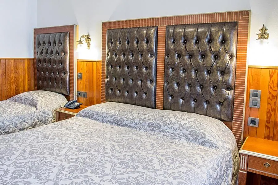 Bed in Hotel Apollon