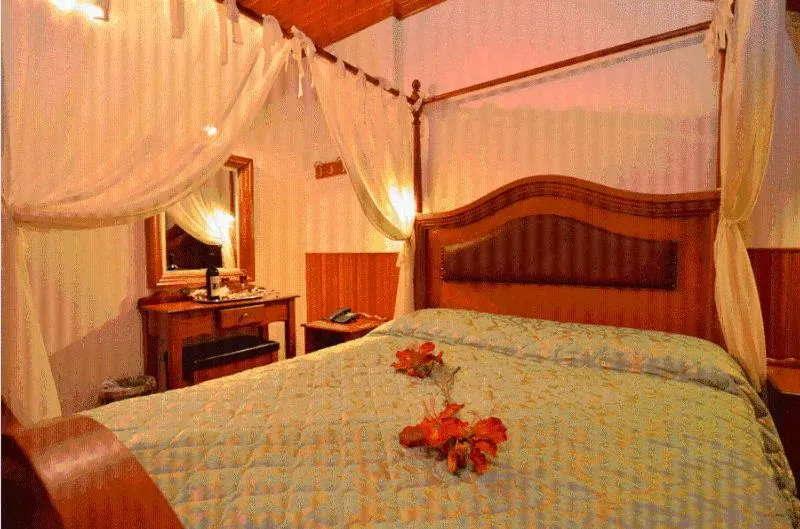 Bed in Hotel Apollon