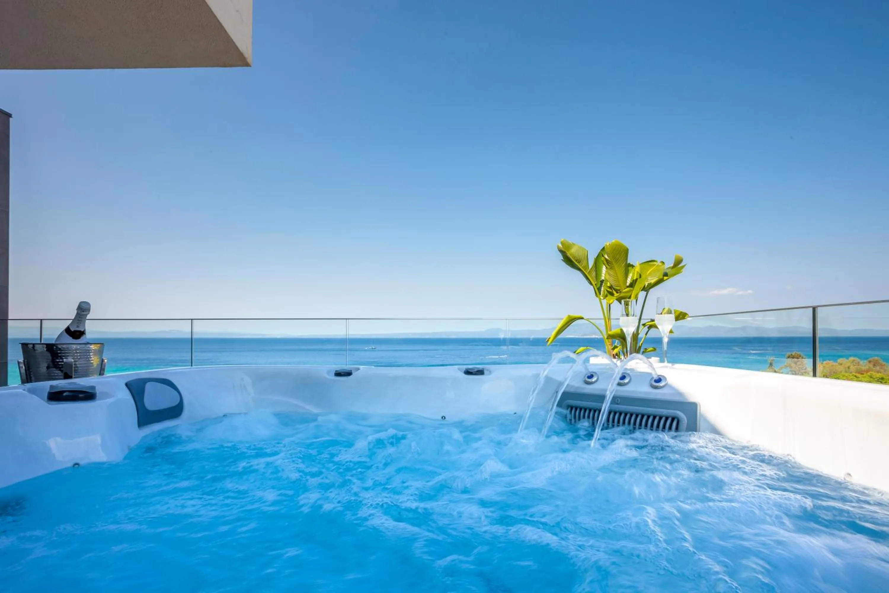Hot Tub in Horizon Dream Villas