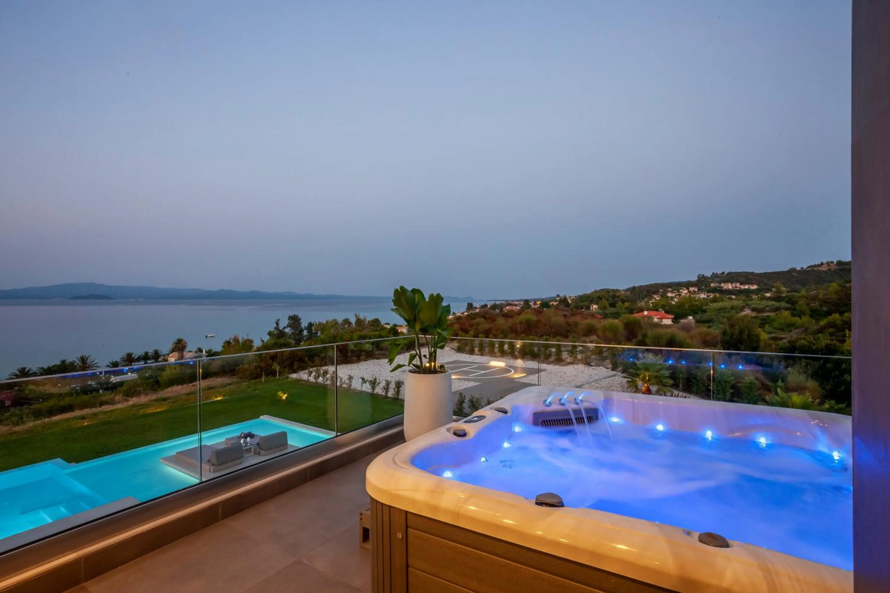 Hot Tub in Horizon Dream Villas