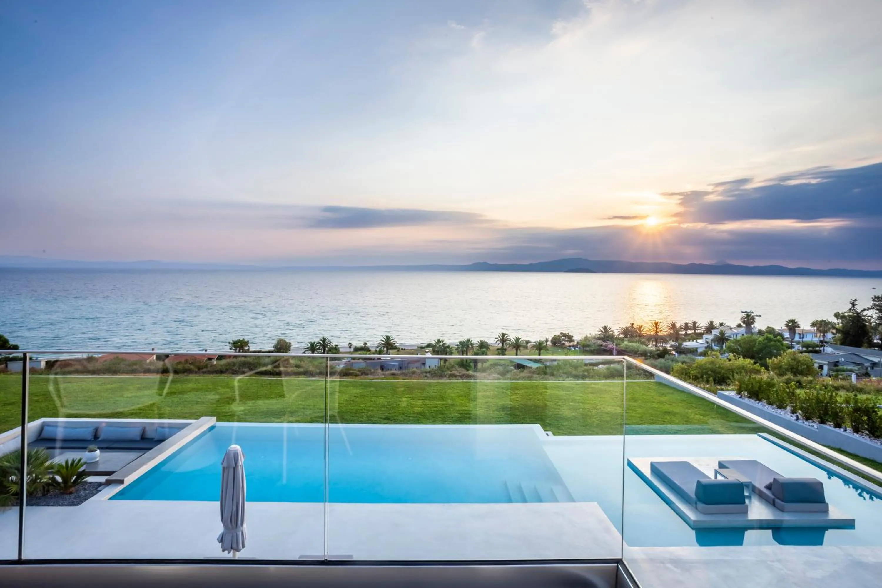 Pool view in Horizon Dream Villas