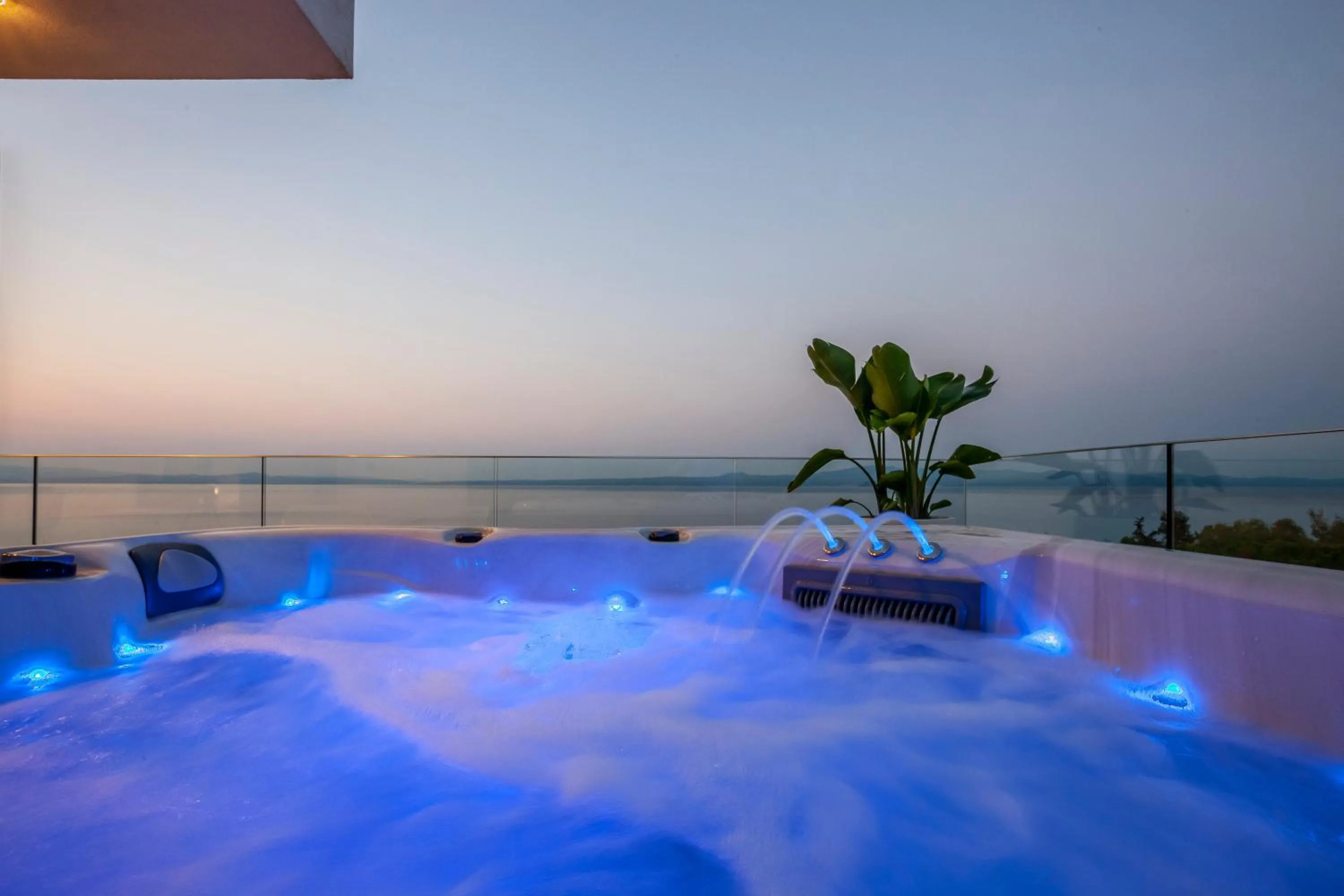 Hot Tub in Horizon Dream Villas