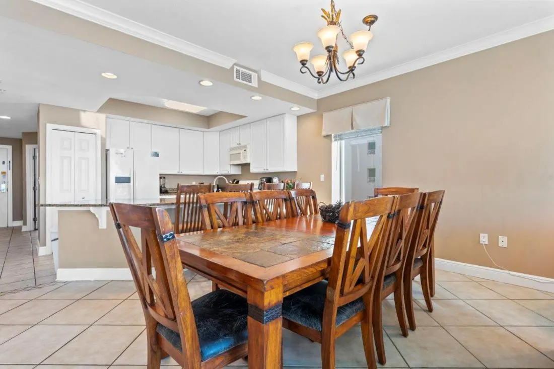 San Carlos 701 by Youngs Suncoast
