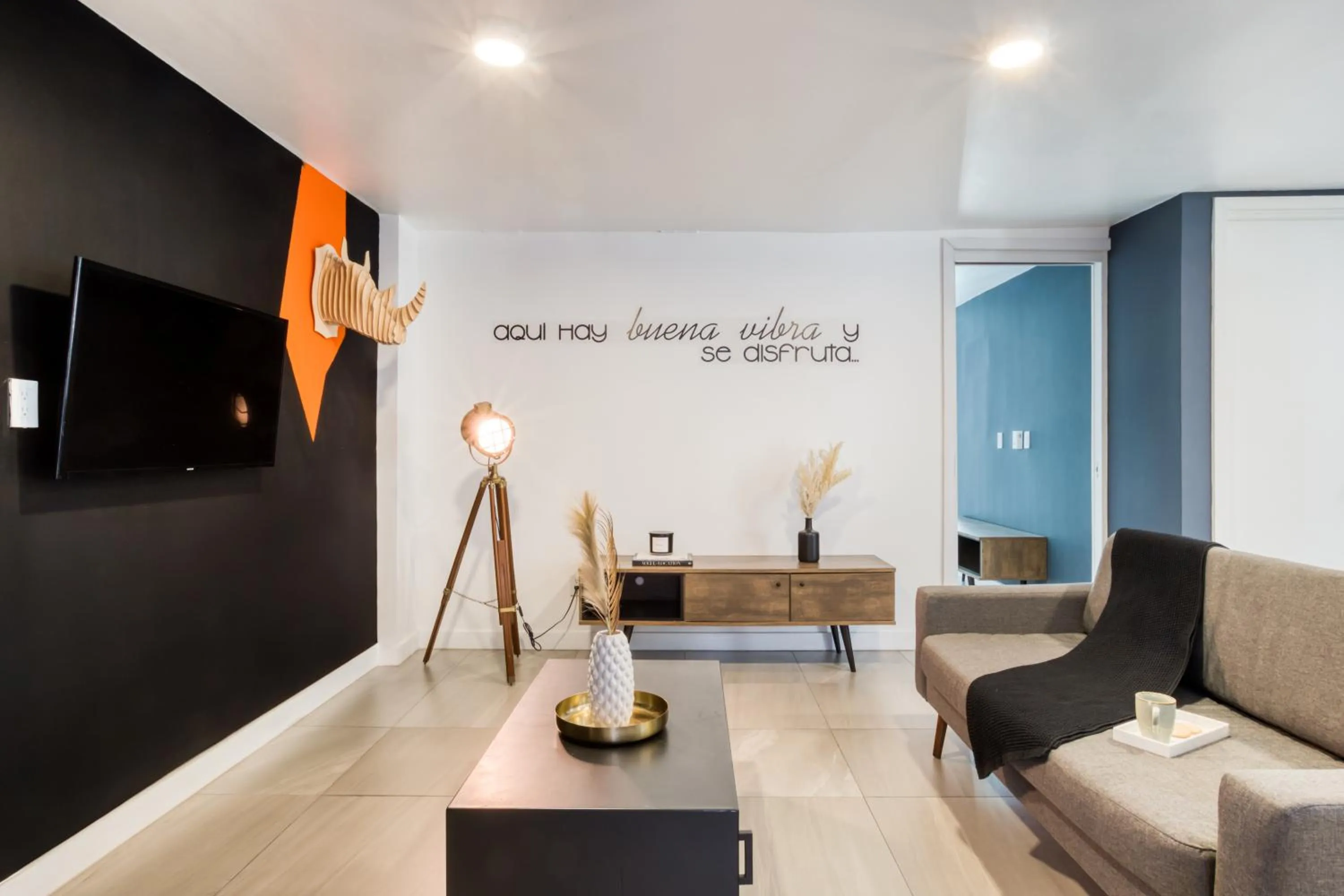 TV and multimedia in Comfort Suites Tijuana