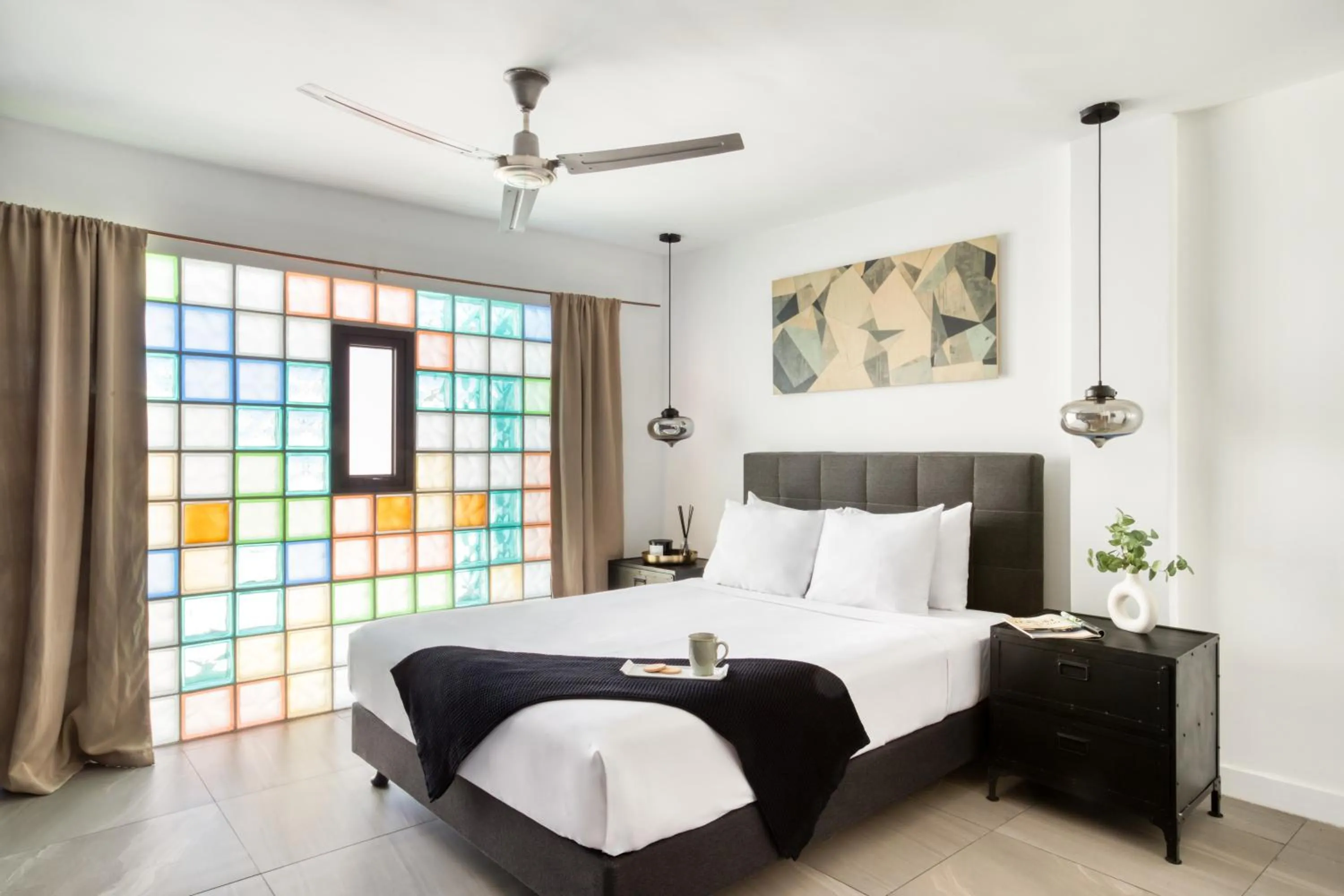 Bedroom, Bed in Comfort Suites Tijuana