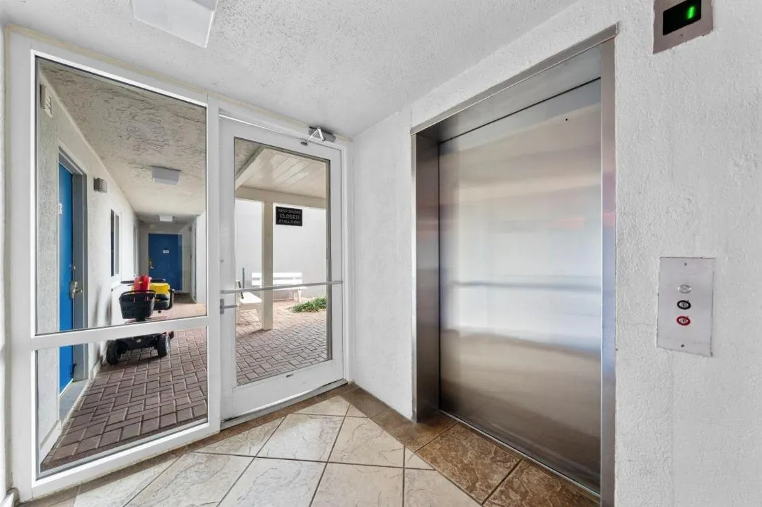 Romar Tower 7C by Youngs Suncoast