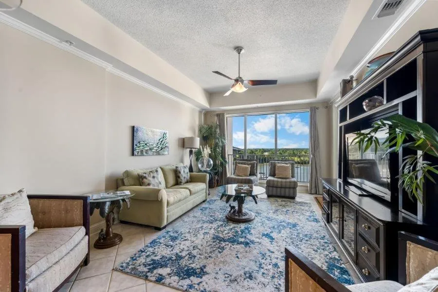 Wharf 521 by Youngs Suncoast