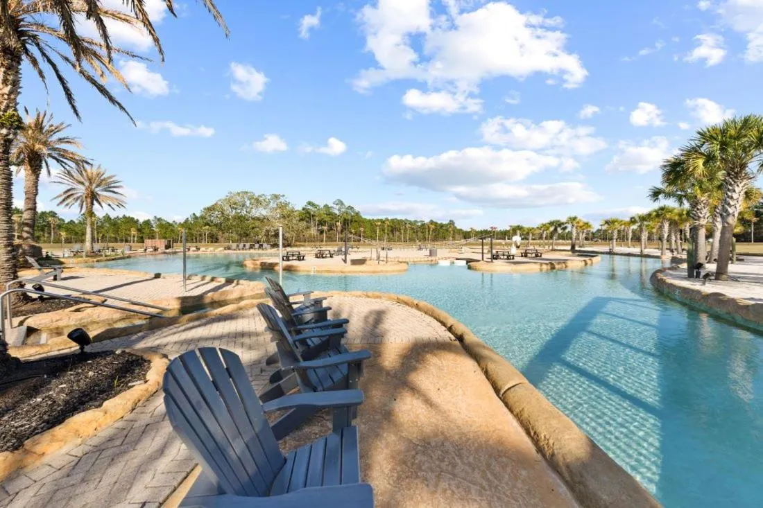 Wharf 521 by Youngs Suncoast