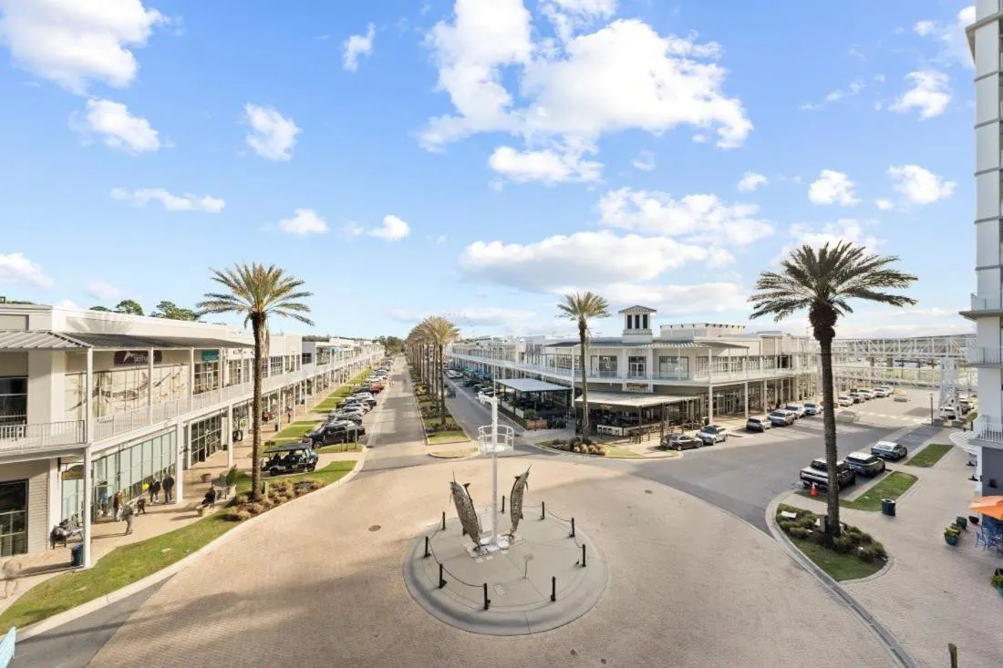 Wharf 521 by Youngs Suncoast