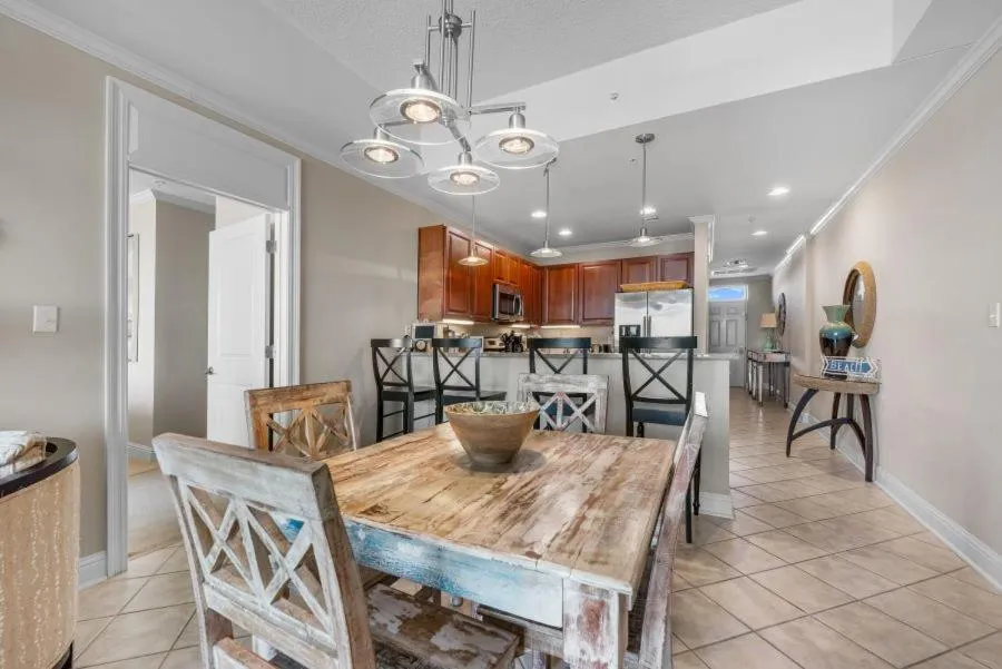 Wharf 521 by Youngs Suncoast