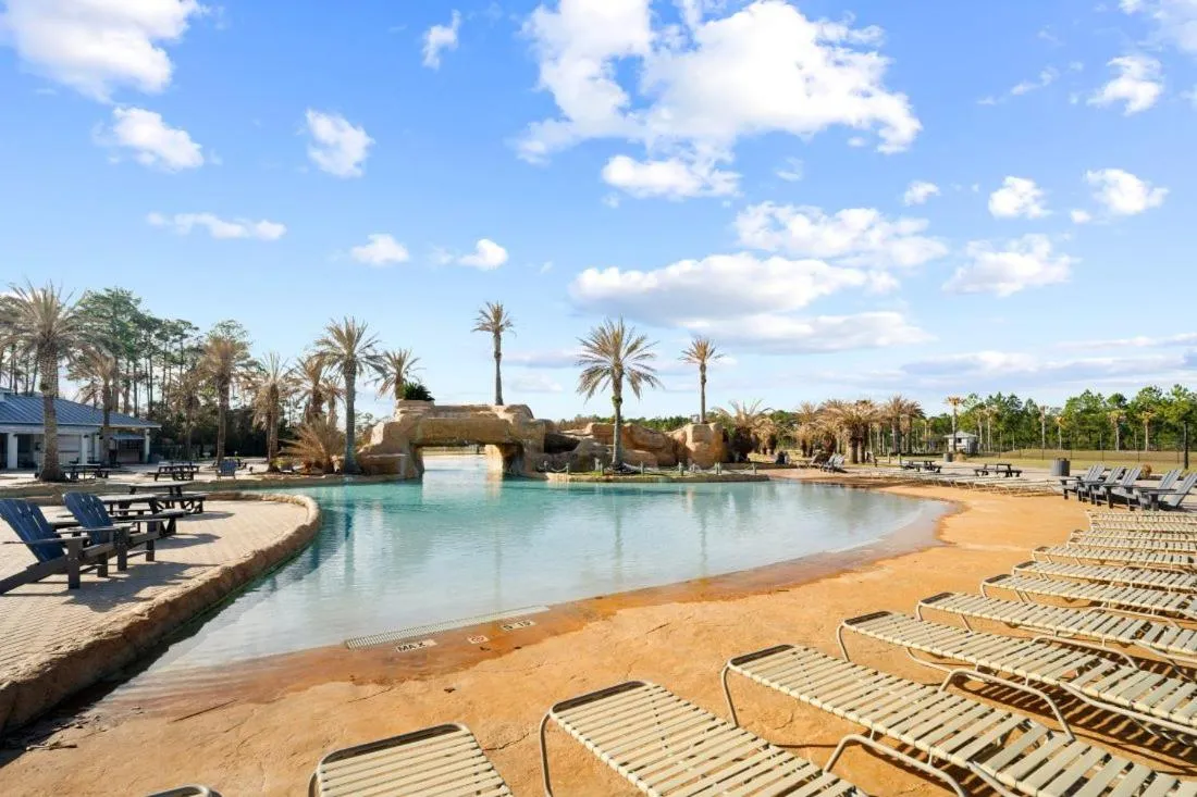 Wharf 521 by Youngs Suncoast