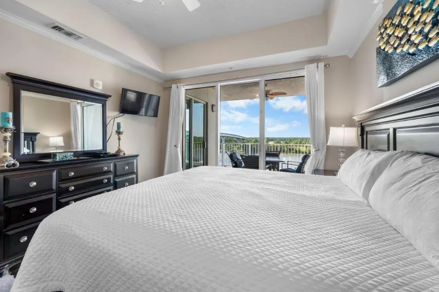 Bed in Wharf 521 by Youngs Suncoast