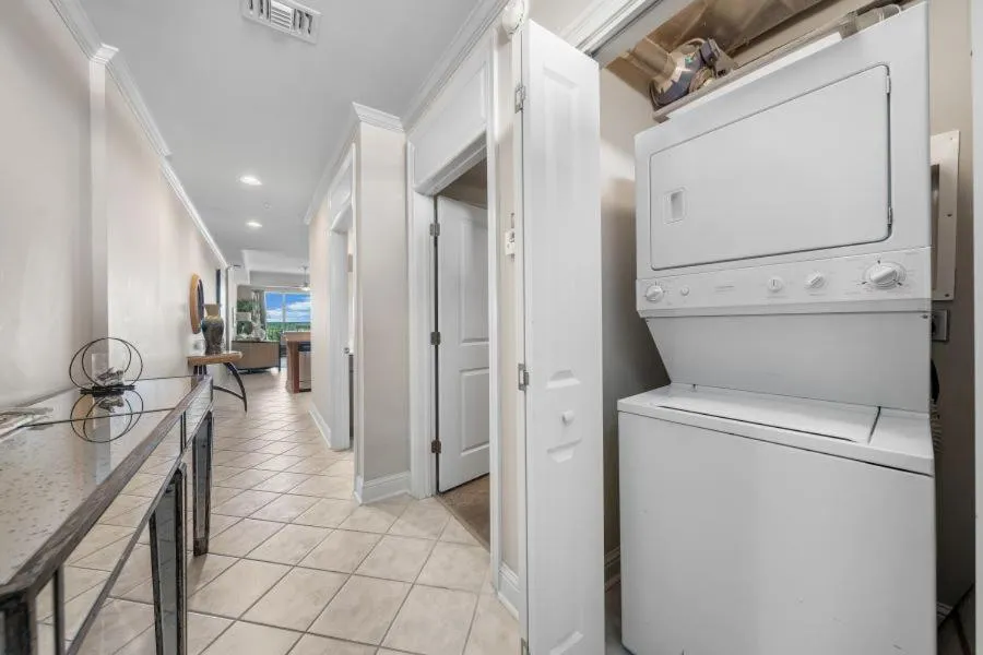 Wharf 521 by Youngs Suncoast