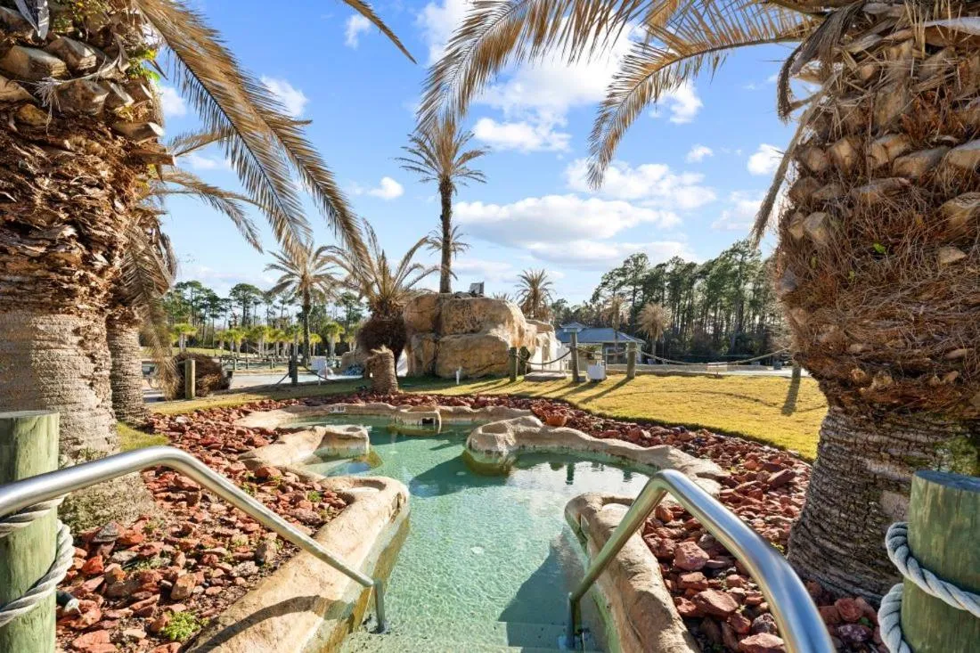 Wharf 521 by Youngs Suncoast