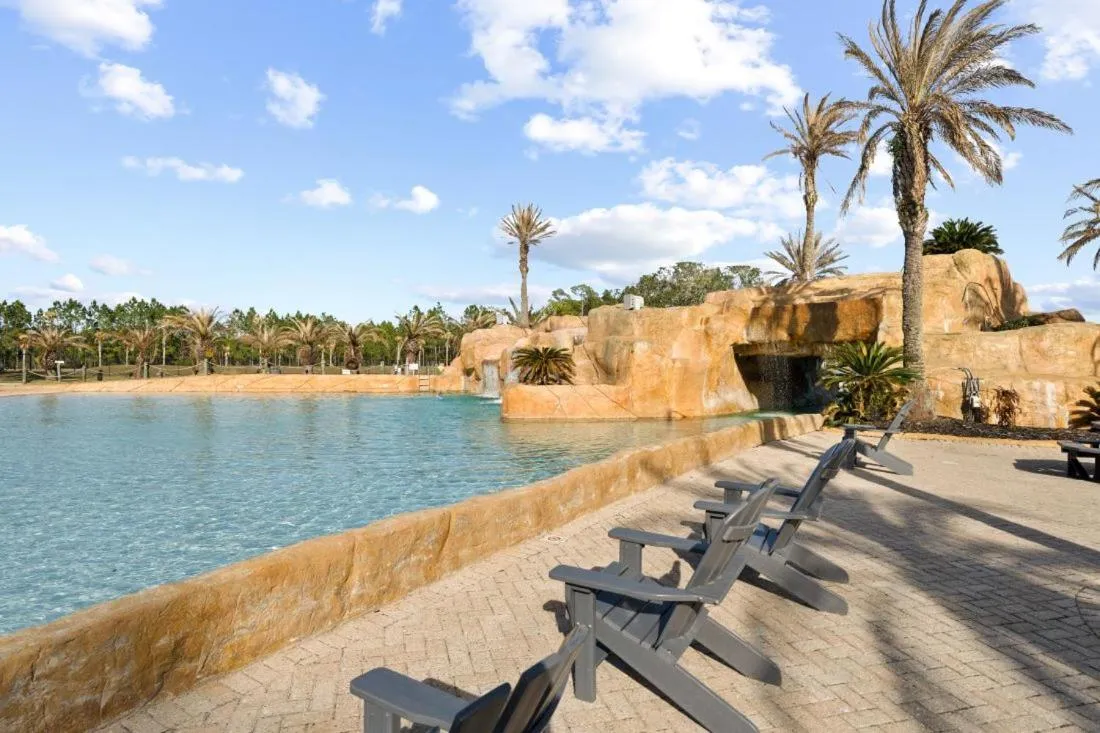 Wharf 521 by Youngs Suncoast