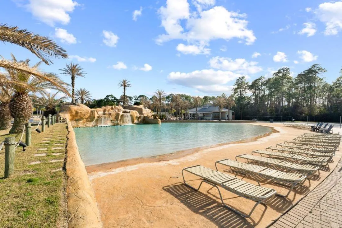 Wharf 521 by Youngs Suncoast