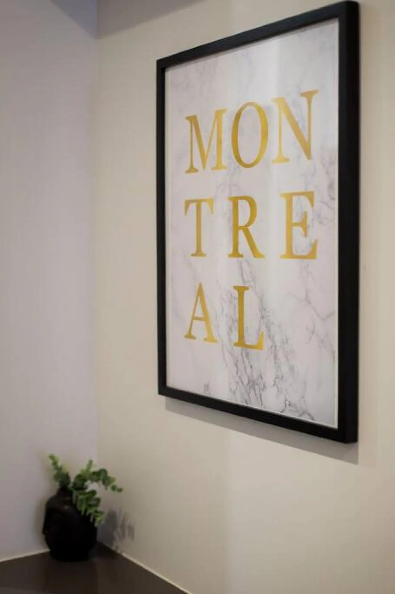 Palms Little Italy Studio with full bathroom by Denstays