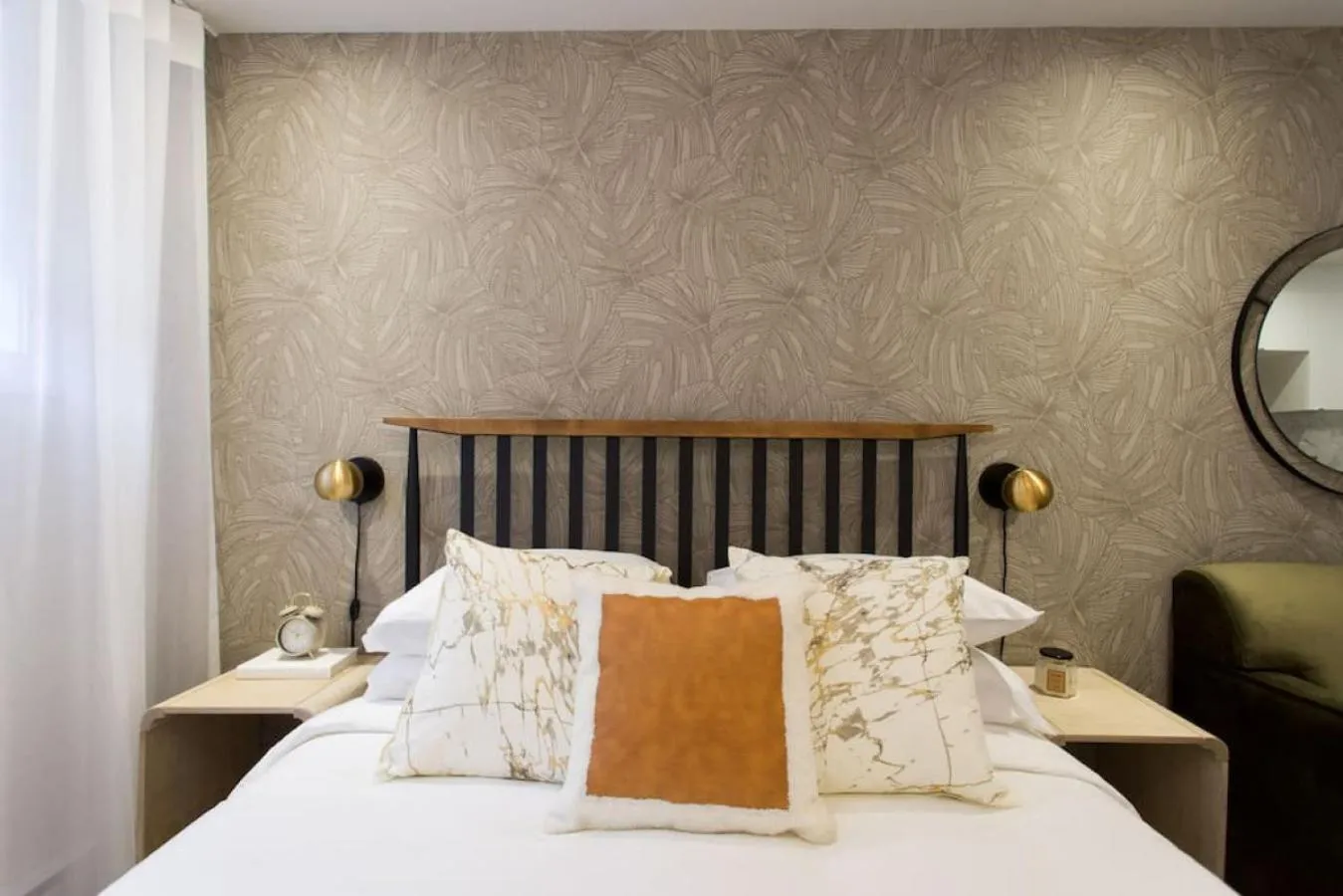 Bed in Palms Little Italy Studio with full bathroom by Denstays