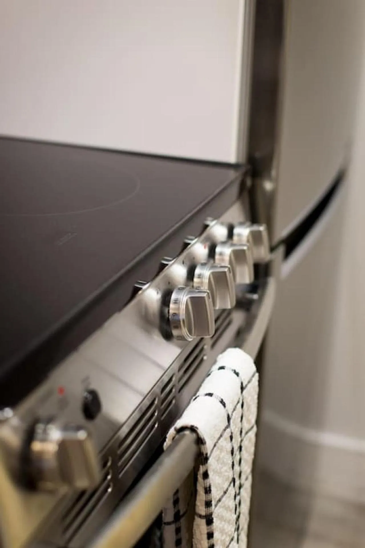 Palms Little Italy Studio with full bathroom by Denstays