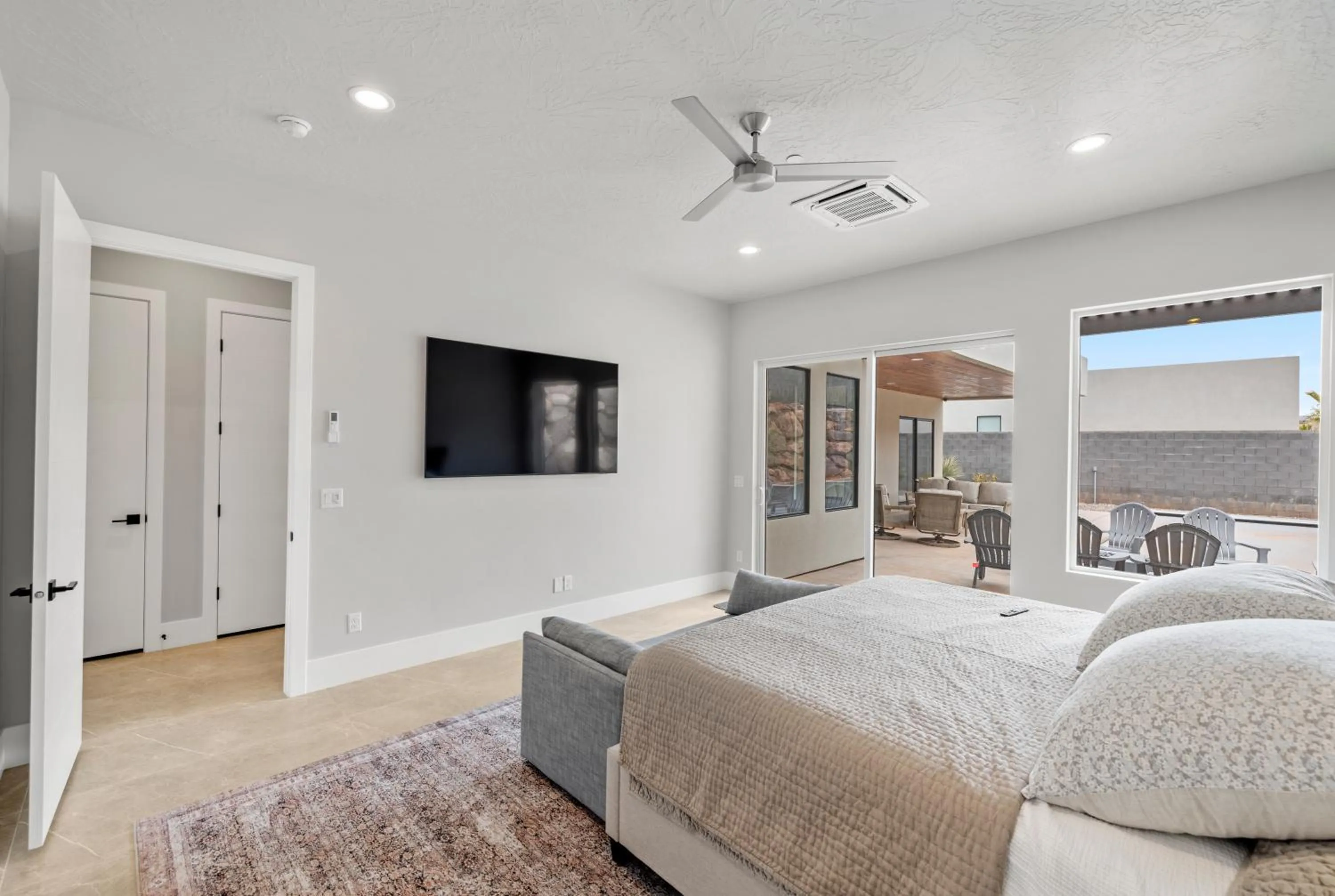 Bed in Modern Desert Oasis Lux Home w Pool and Spa