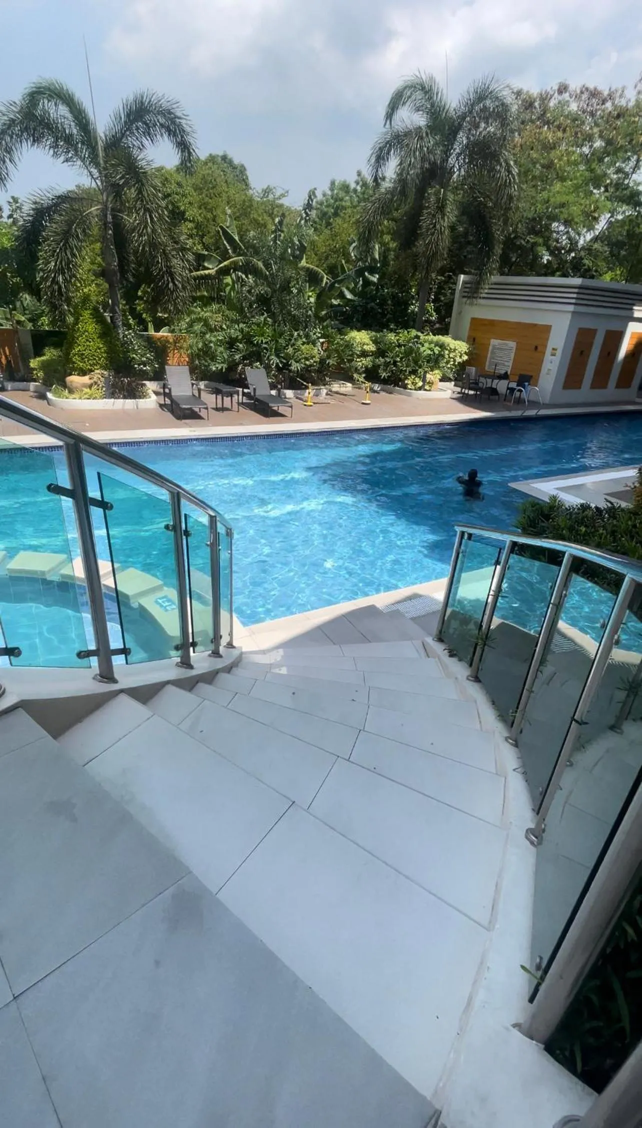 Lancris Residences 2 Bedroom Entire Apartment near Airport with Pool
