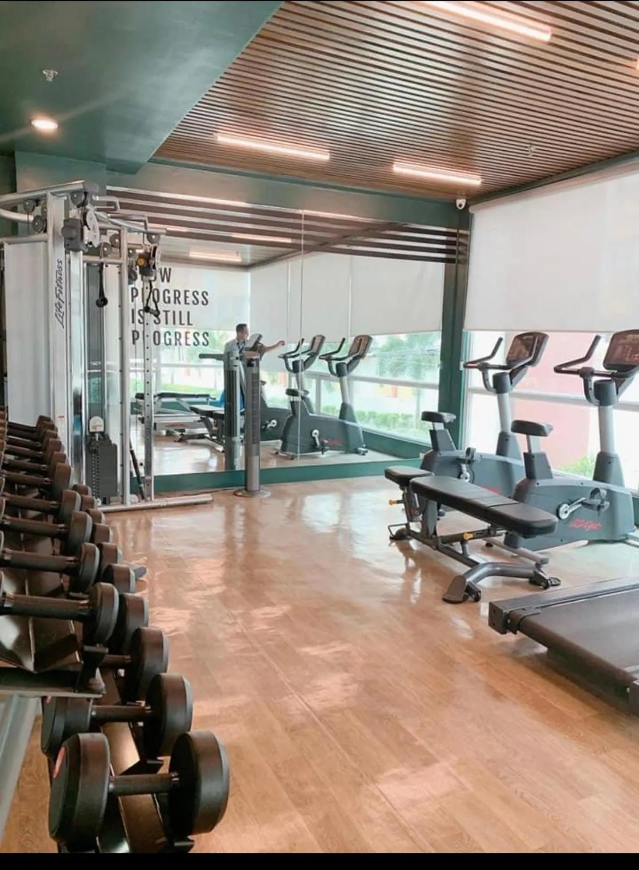 Lancris Residences 2 Bedroom Entire Apartment near Airport with Pool