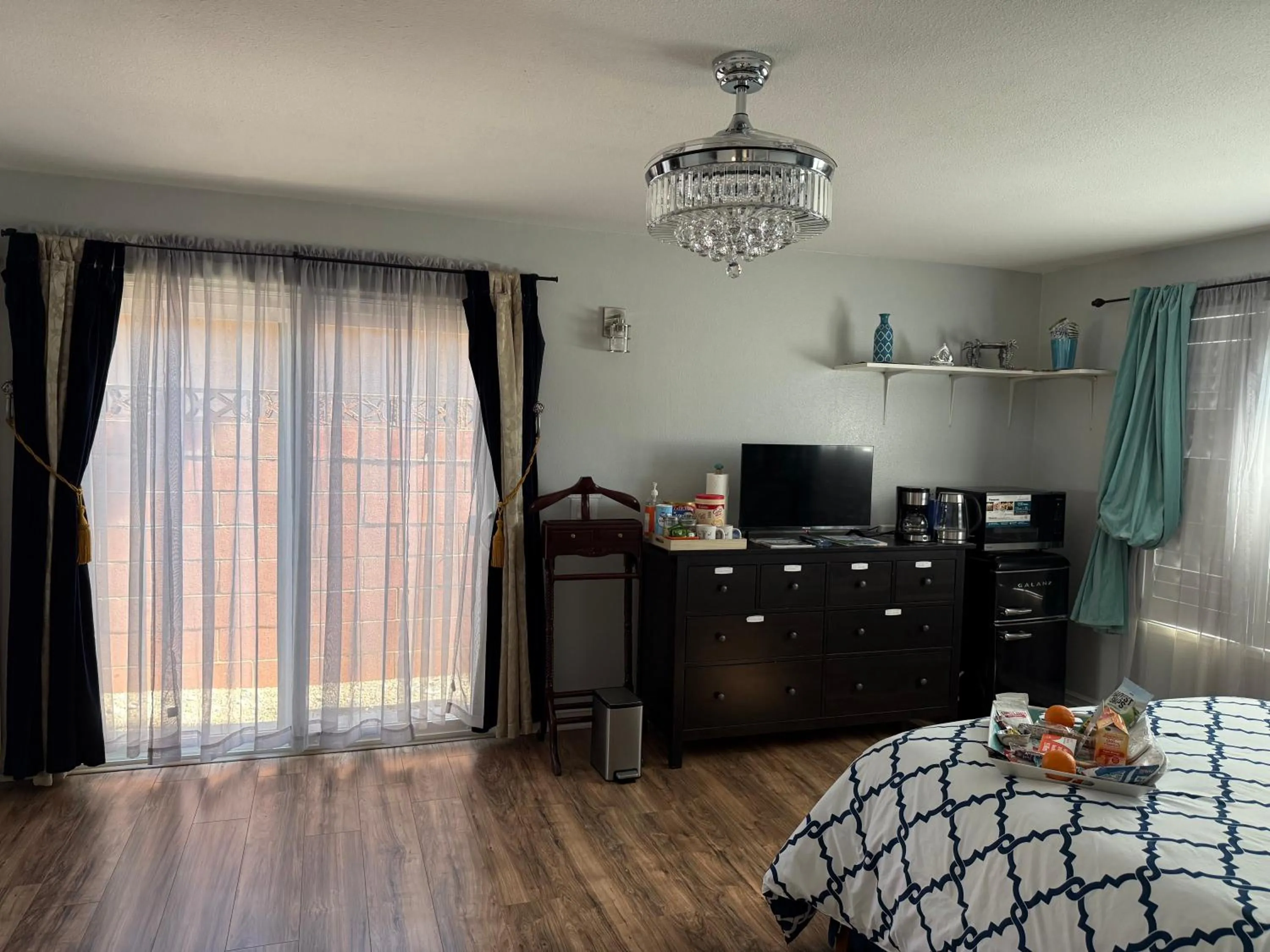 Bed in Romantic Coastal Private Room