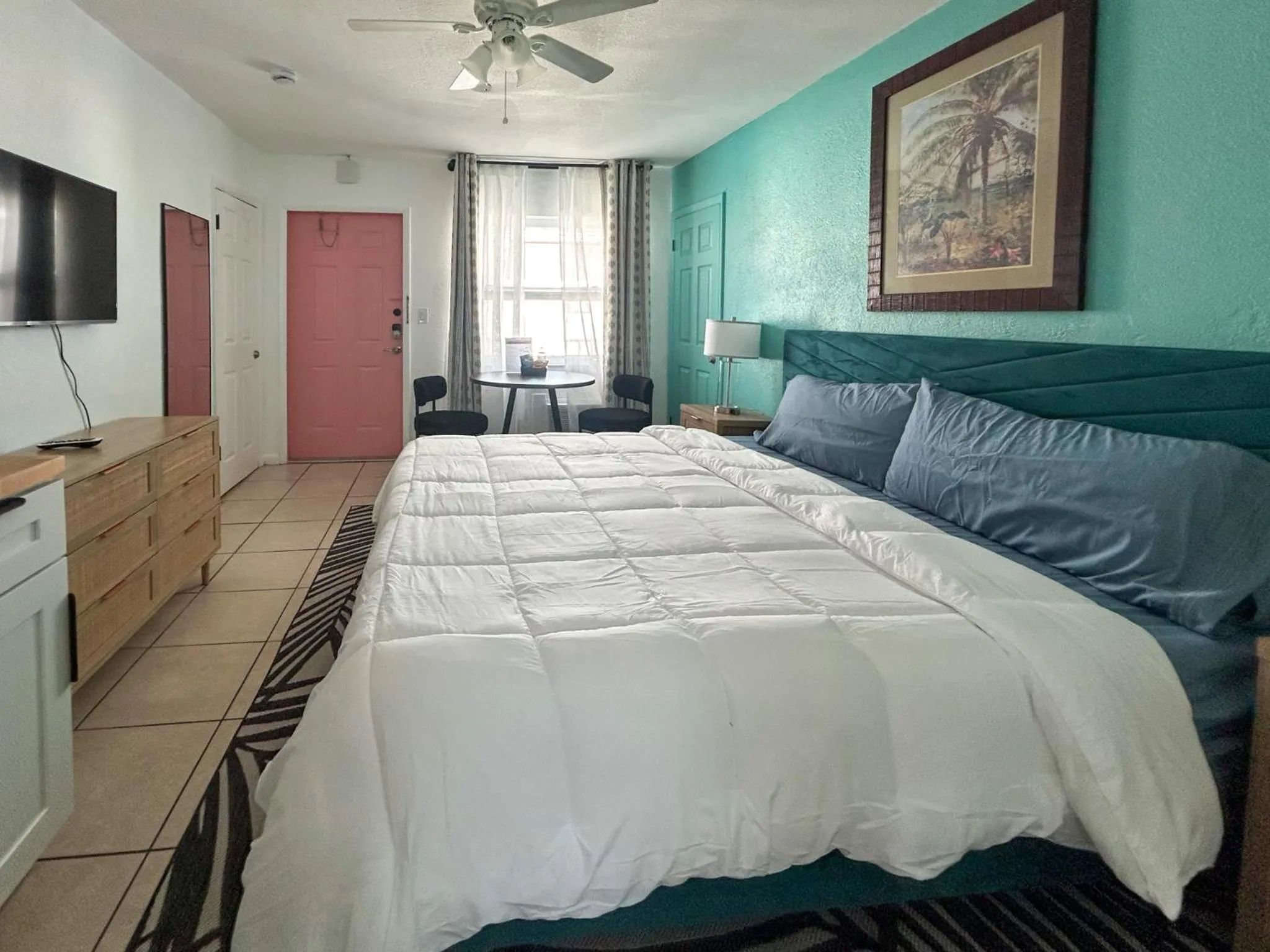 Bed in Oasis Palms Resort