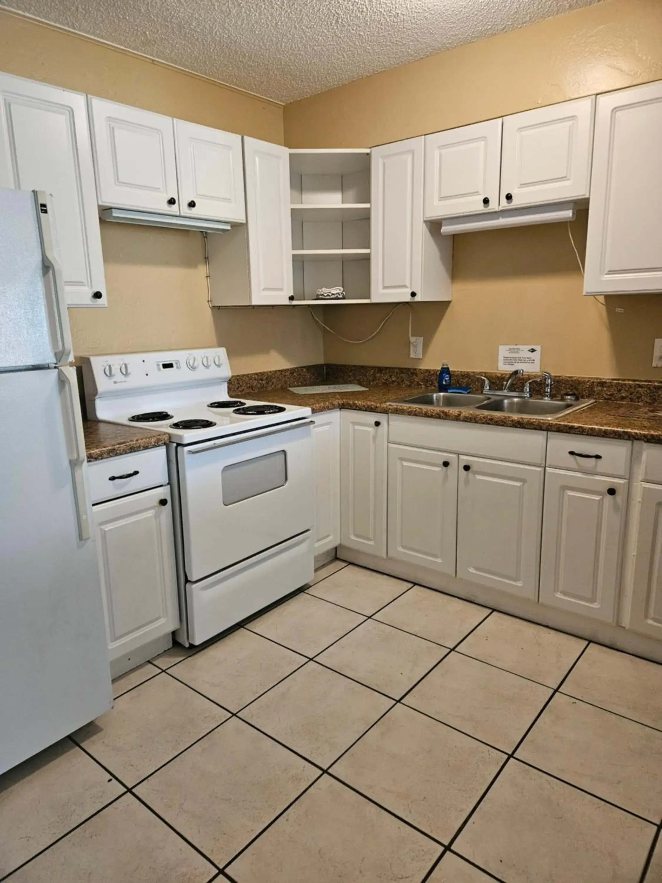 Two-Bedroom Suite in Oasis Palms Resort Two-Bedroom Suite in Oasis Palms Resort