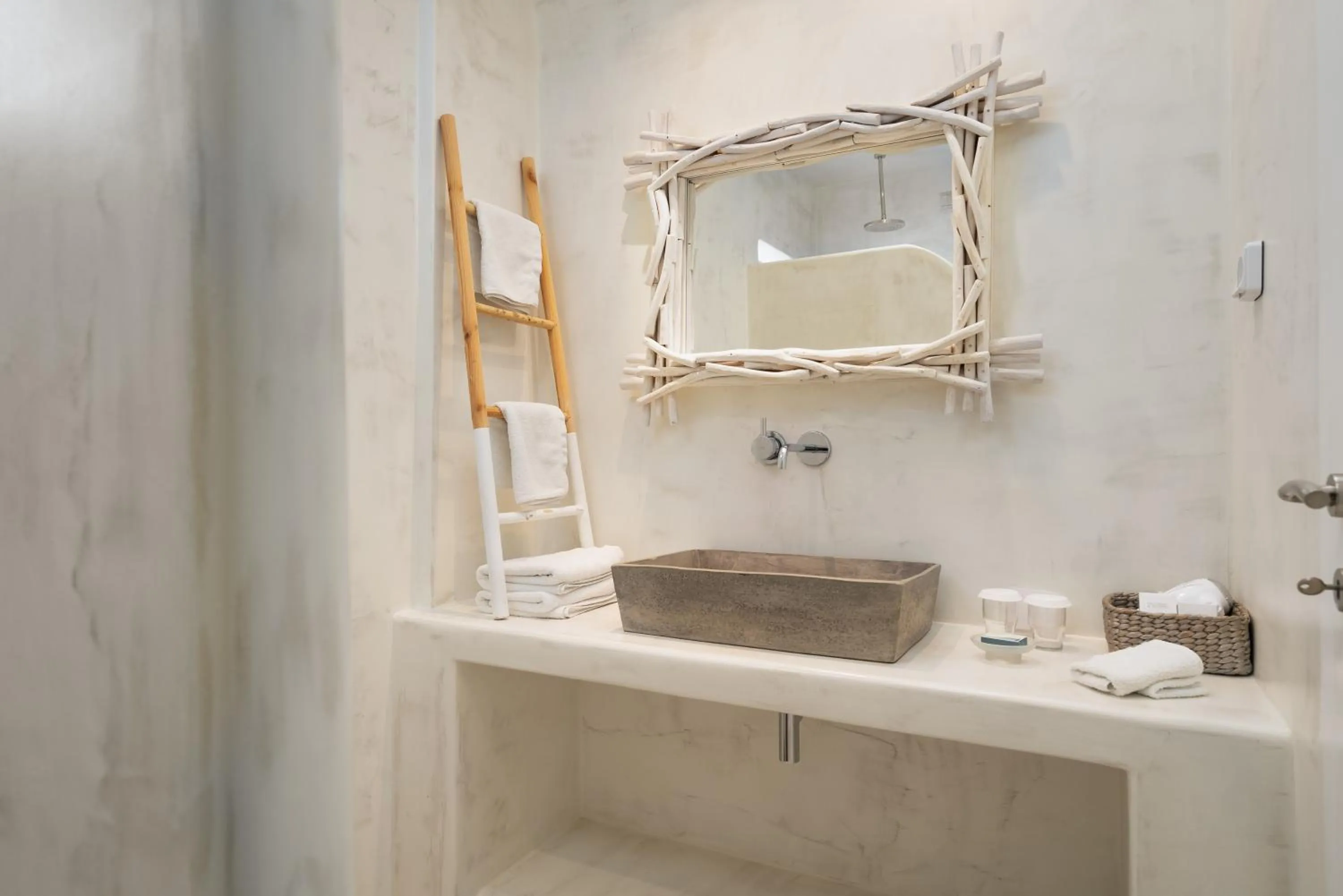 Bathroom in Finikas Hotel