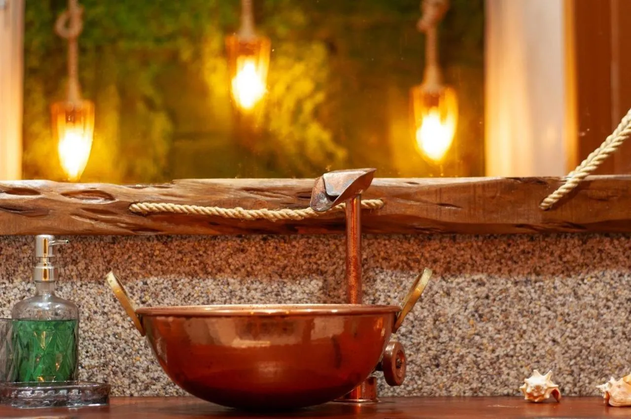 Bathroom in Temporada Areia e Mar Triplex com piscina privativa e área gourmet a 250m da Praia do Patacho