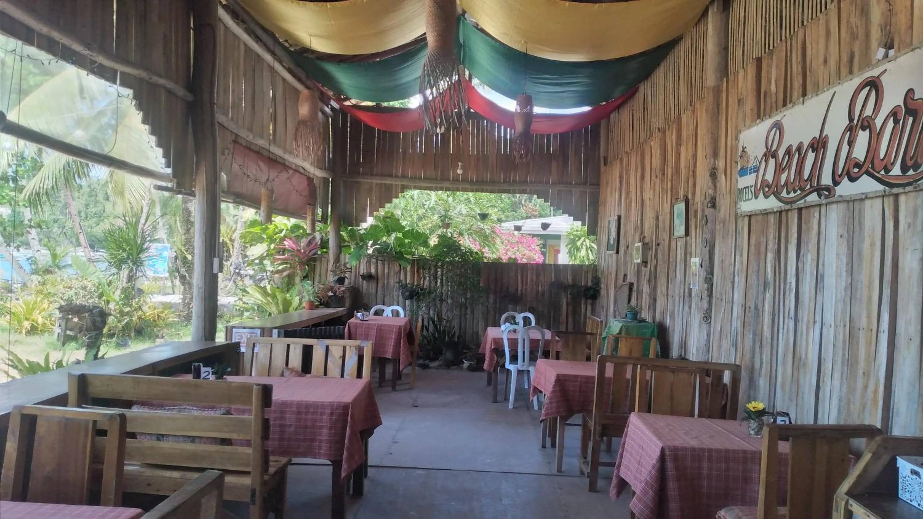 Restaurant/places to eat in Summer Homes Beach Front Resort and Cottages Port Barton