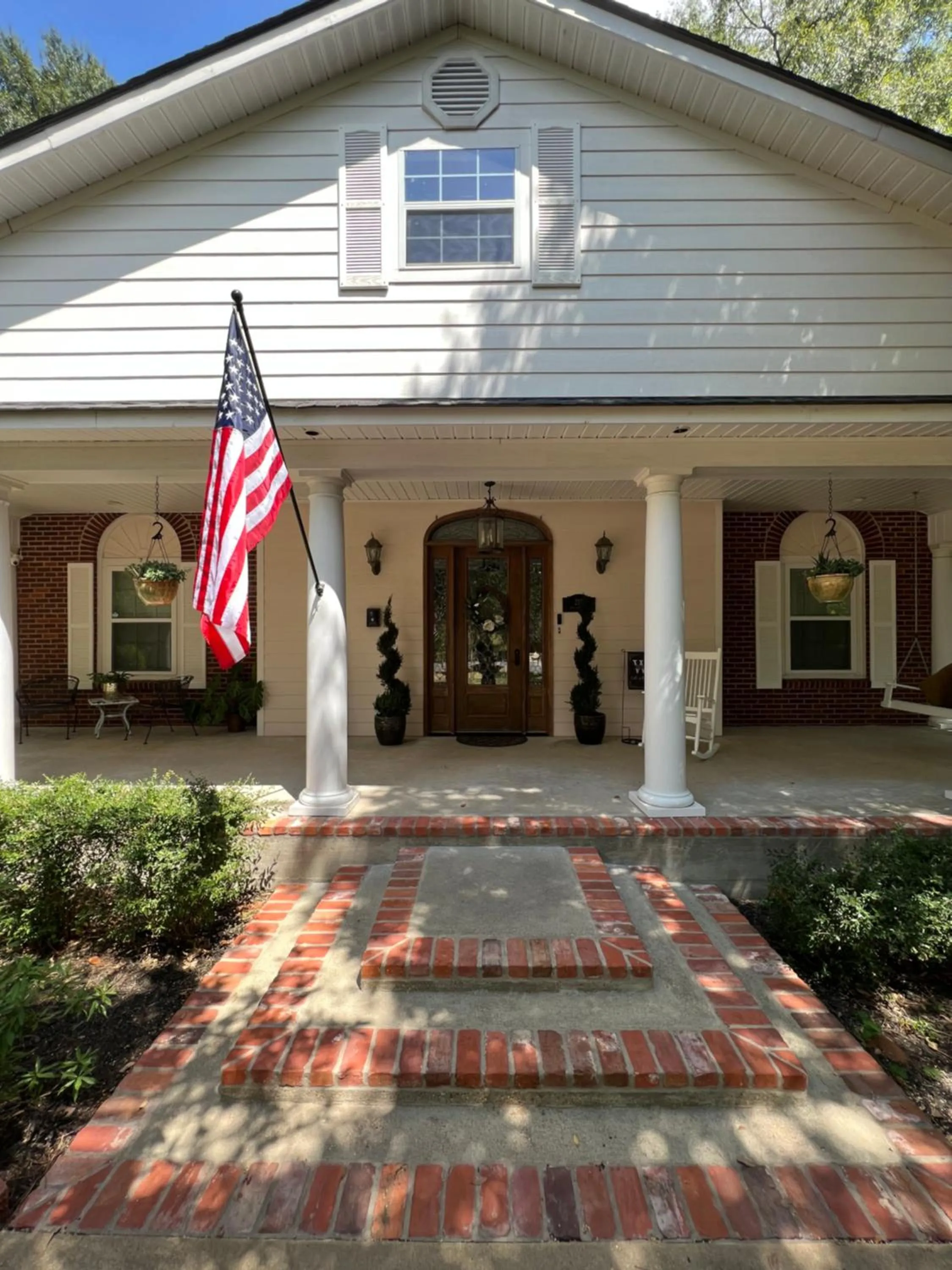 Facade/entrance in Opus House Historic Natchitoches