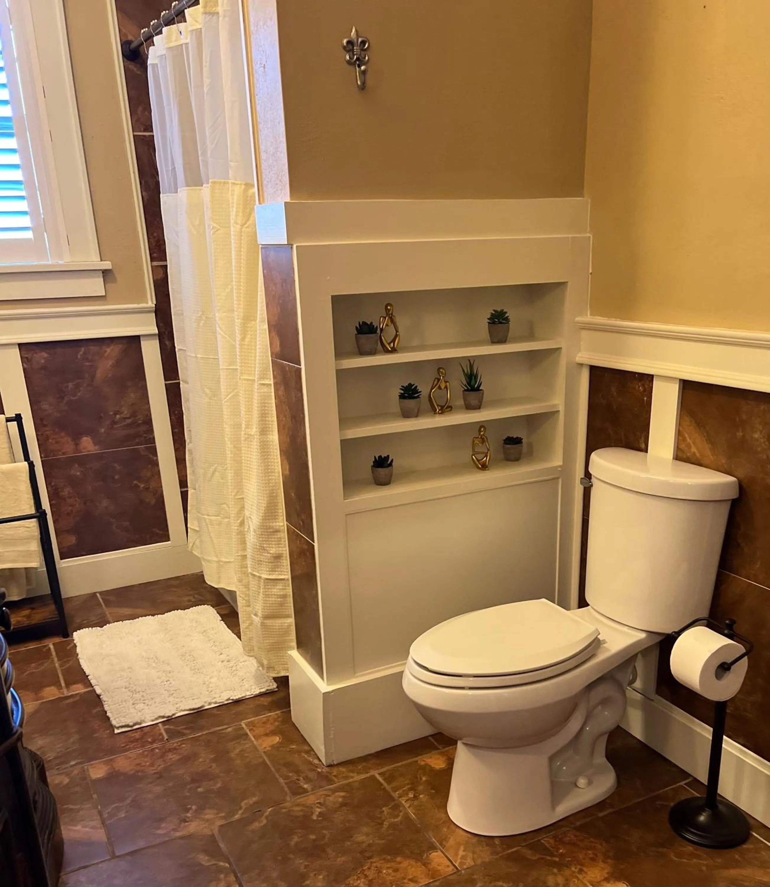 Toilet in Opus House Historic Natchitoches