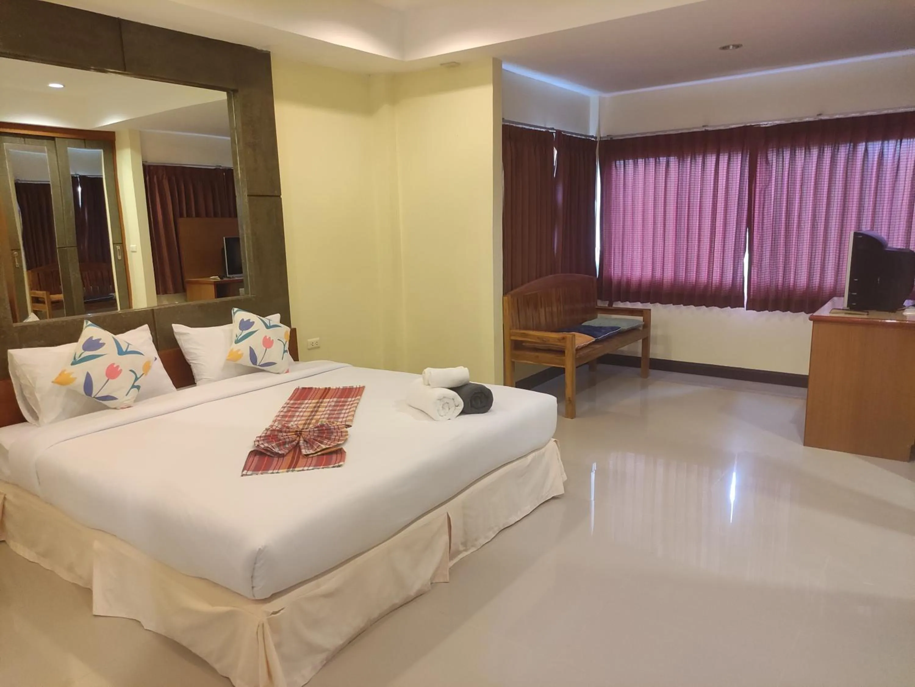 Bed in Baan Thara Guesthouse