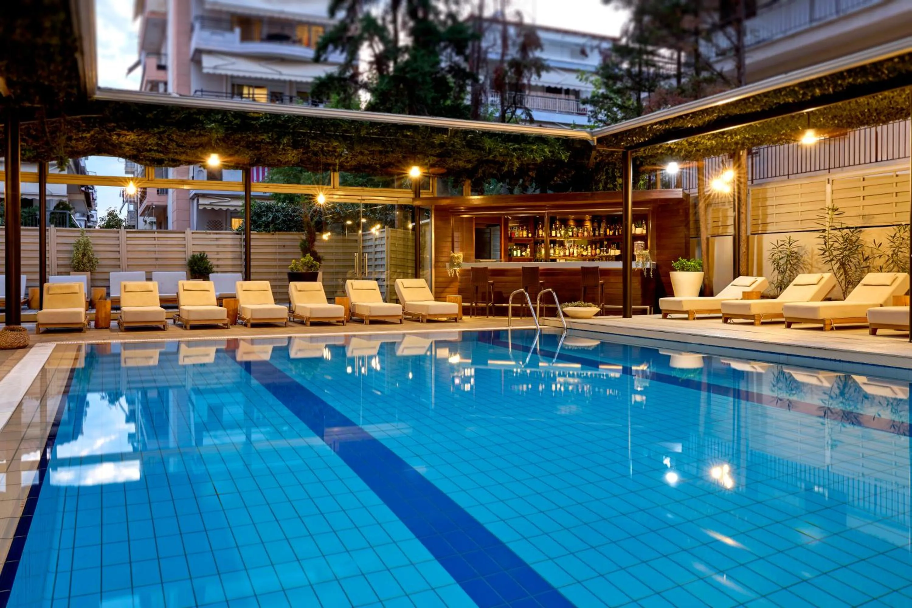 Swimming pool in Zeus Thessaloniki Lazart