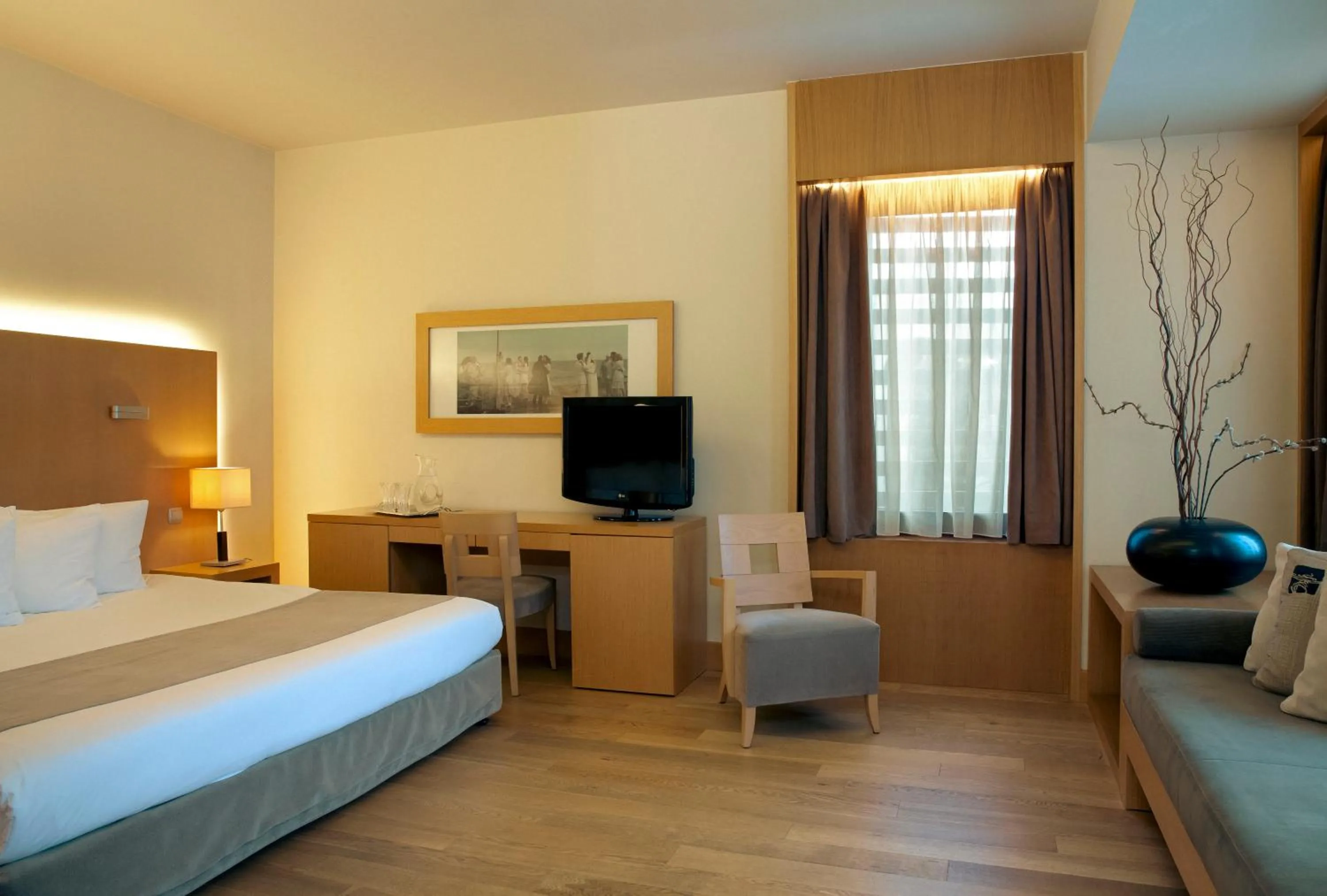 Bed in Zeus Thessaloniki Lazart