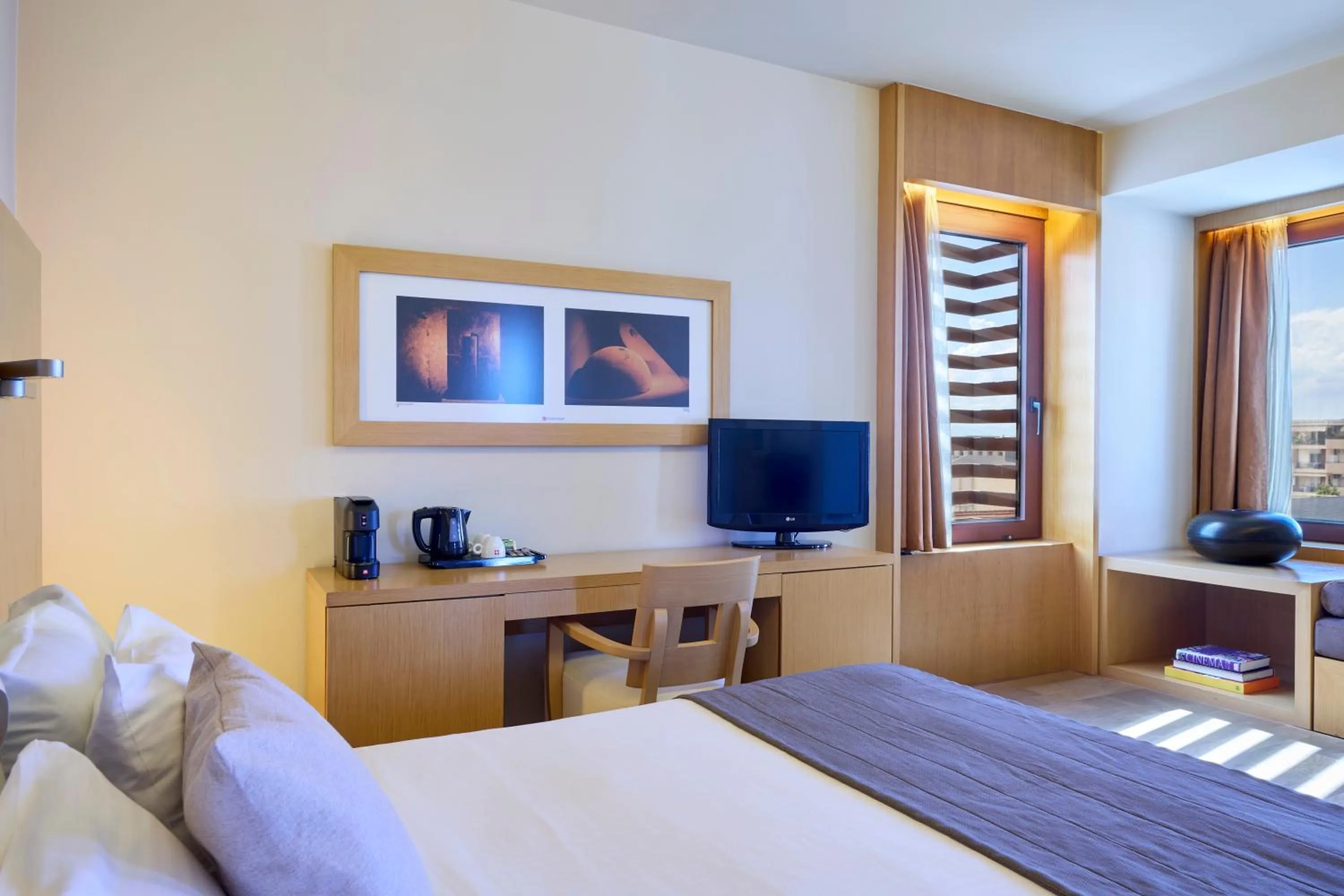 TV and multimedia, Bed in Zeus Thessaloniki Lazart