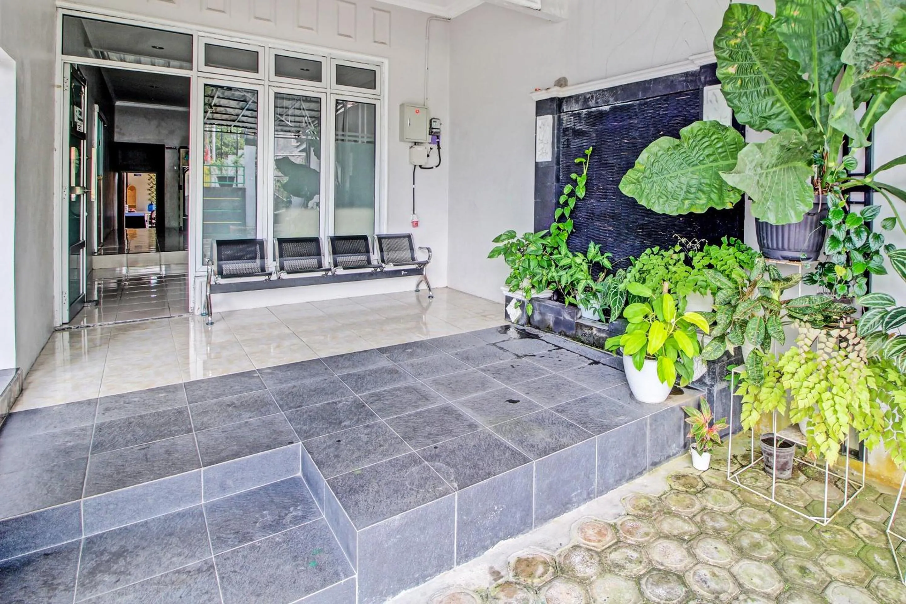 Facade/entrance in Capital O 92250 Hall & Guesthouse Kowapi Syariah