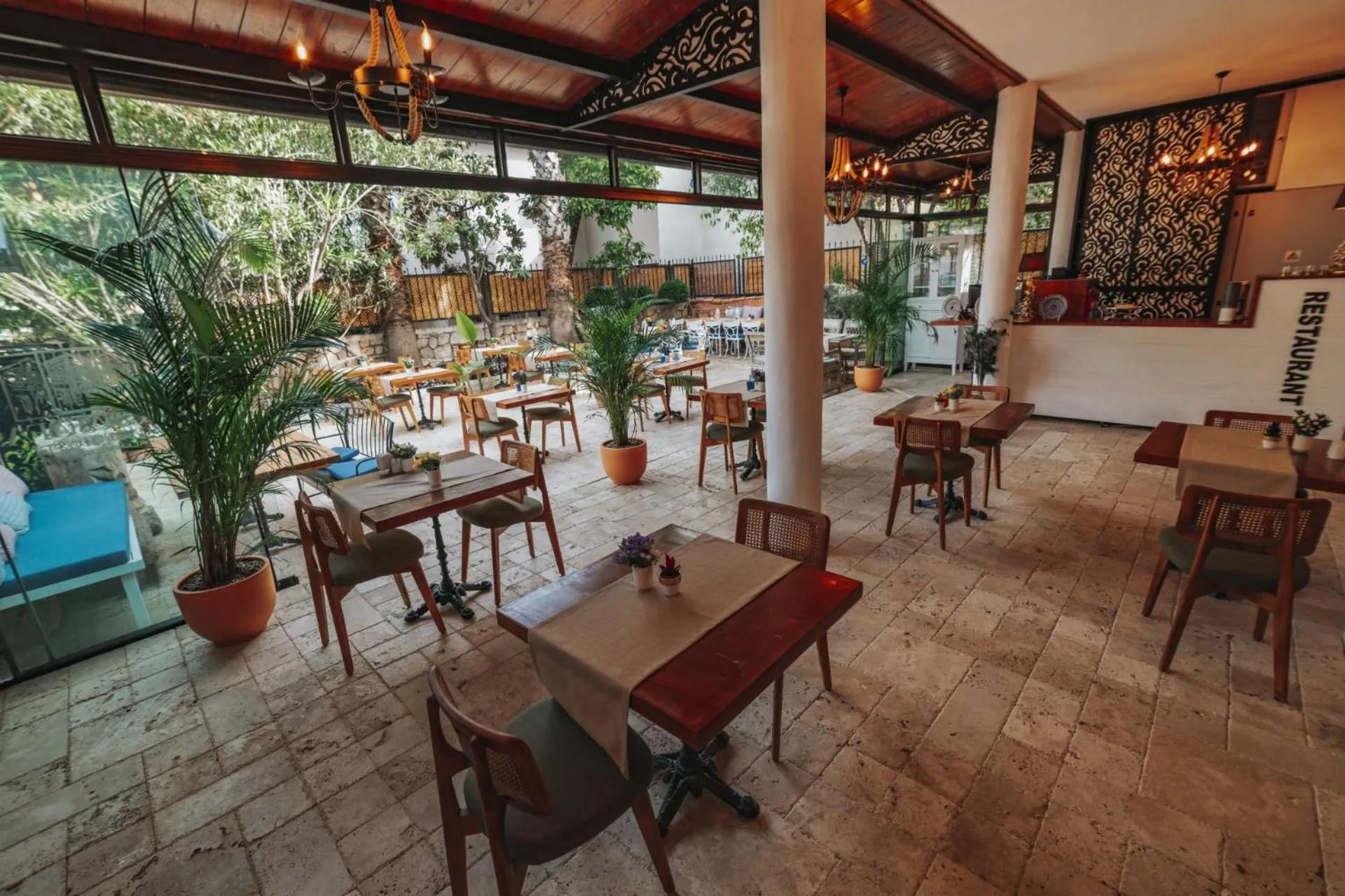 Restaurant/places to eat in Sofa Hotels Kaleiçi