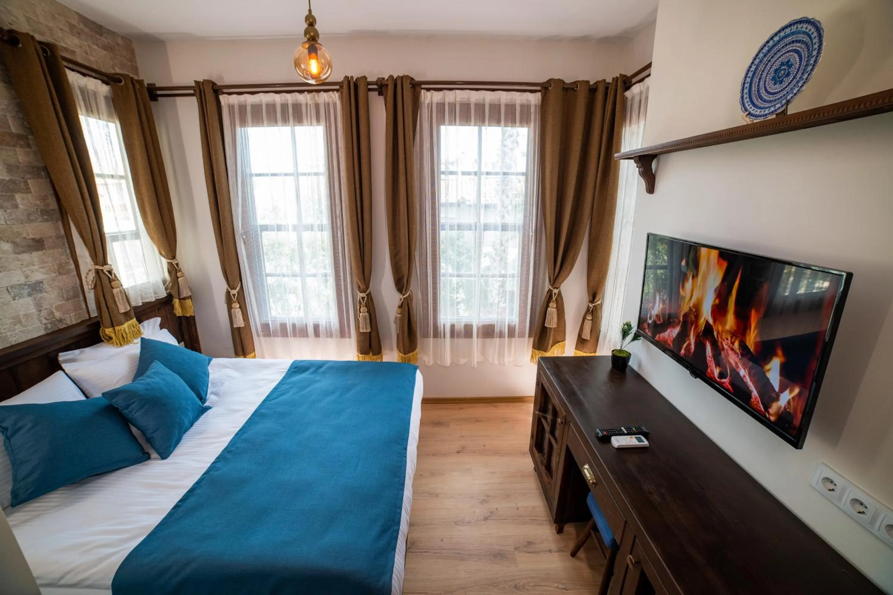 Communal lounge/ TV room, Bed in Sofa Hotels Kaleiçi