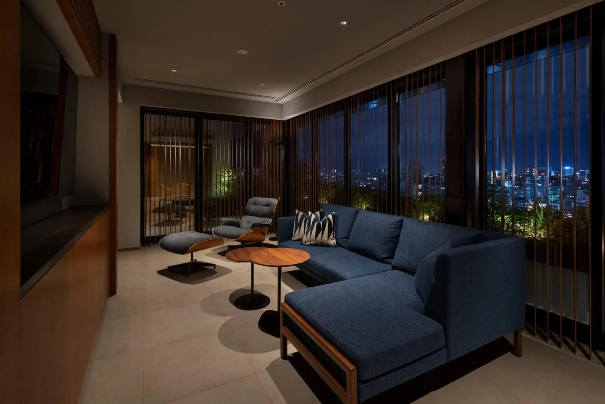 Penthouse Suite with Private Top Foor Terrace with Lounge Access & Free Mini-Bar in Southwest Grand Hotel Penthouse Suite with Private Top Foor Terrace with Lounge Access & Free Mini-Bar in Southwest Grand Hotel