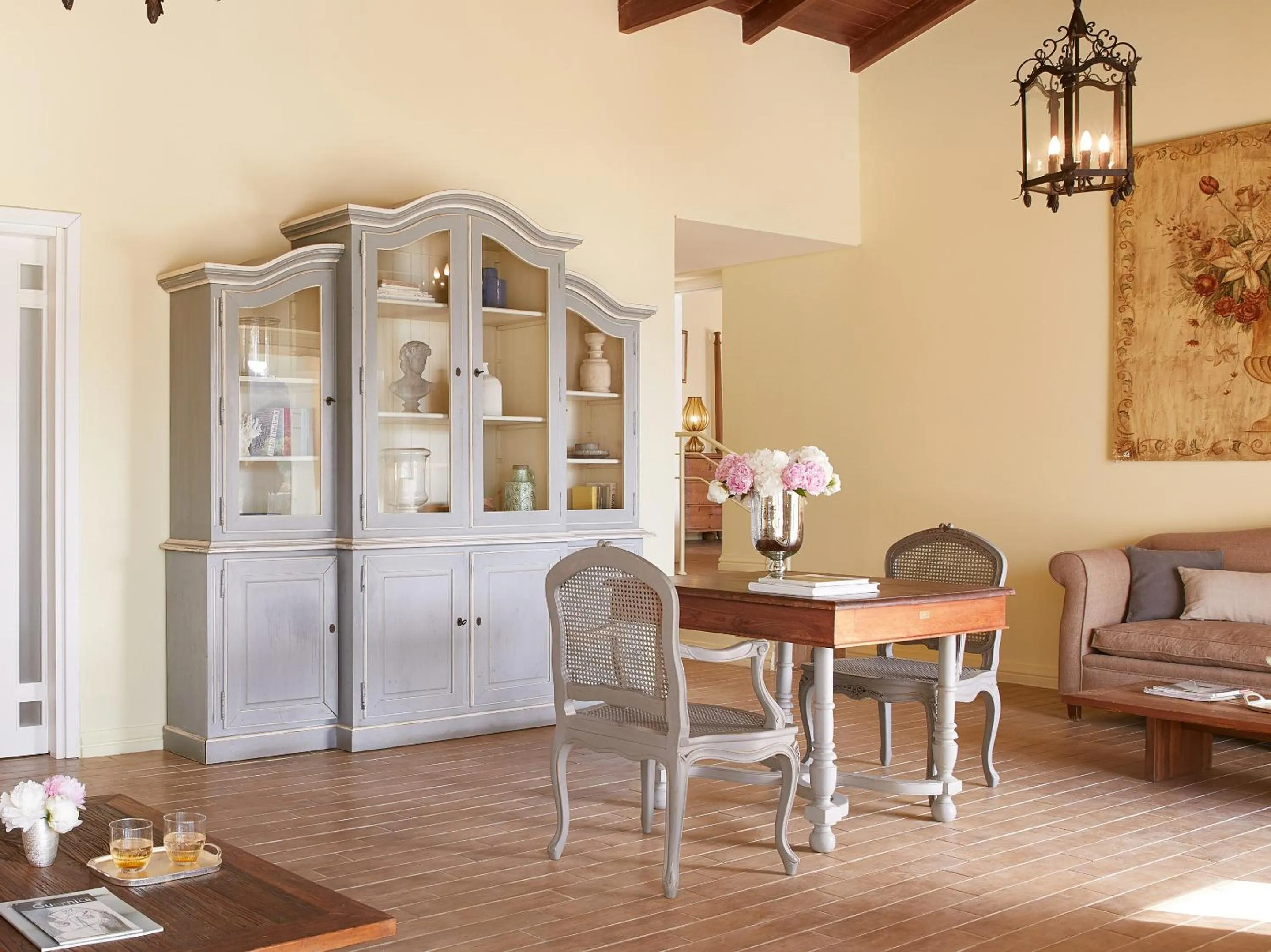 Living room in Grecotel Eva Palace