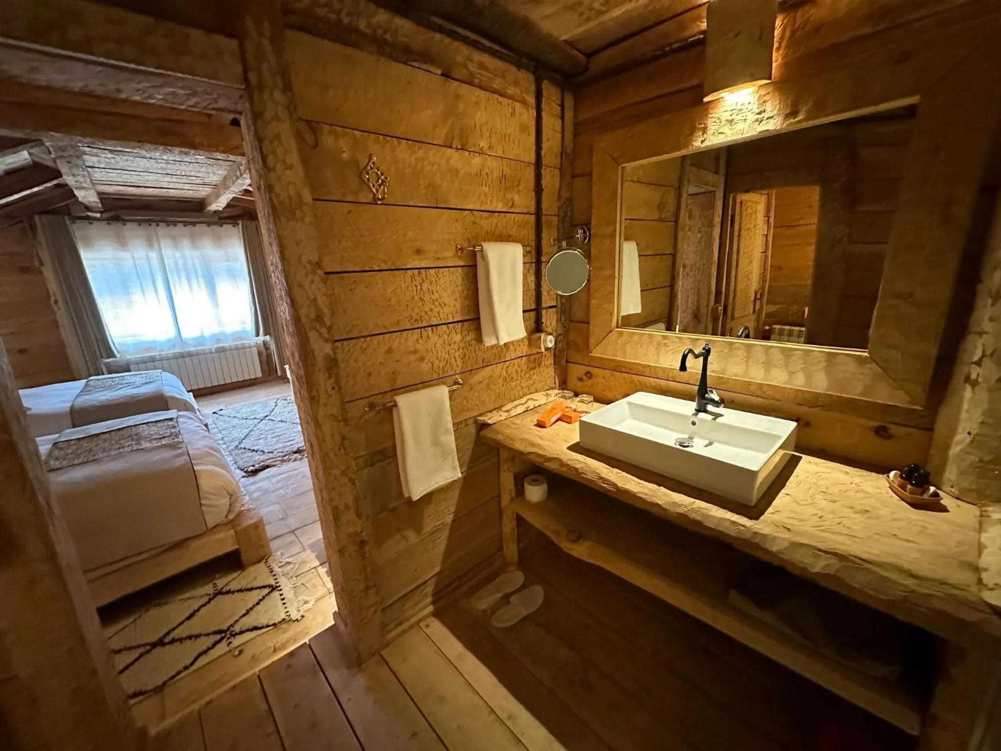 Bathroom, Bed in Hotel Xaluca Spa Aguelmame Sidi Ali