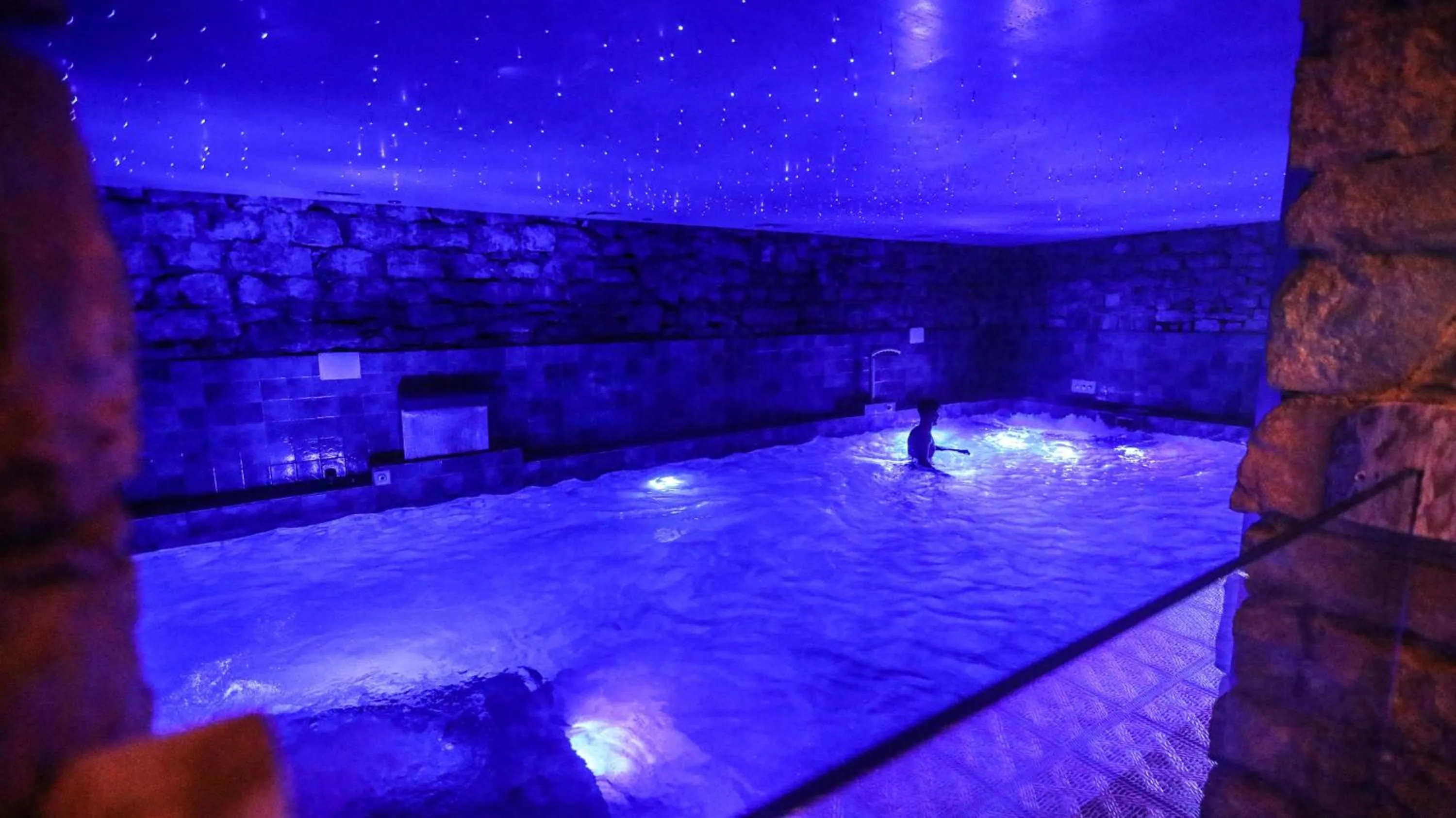 Swimming pool in Hotel Xaluca Spa Aguelmame Sidi Ali